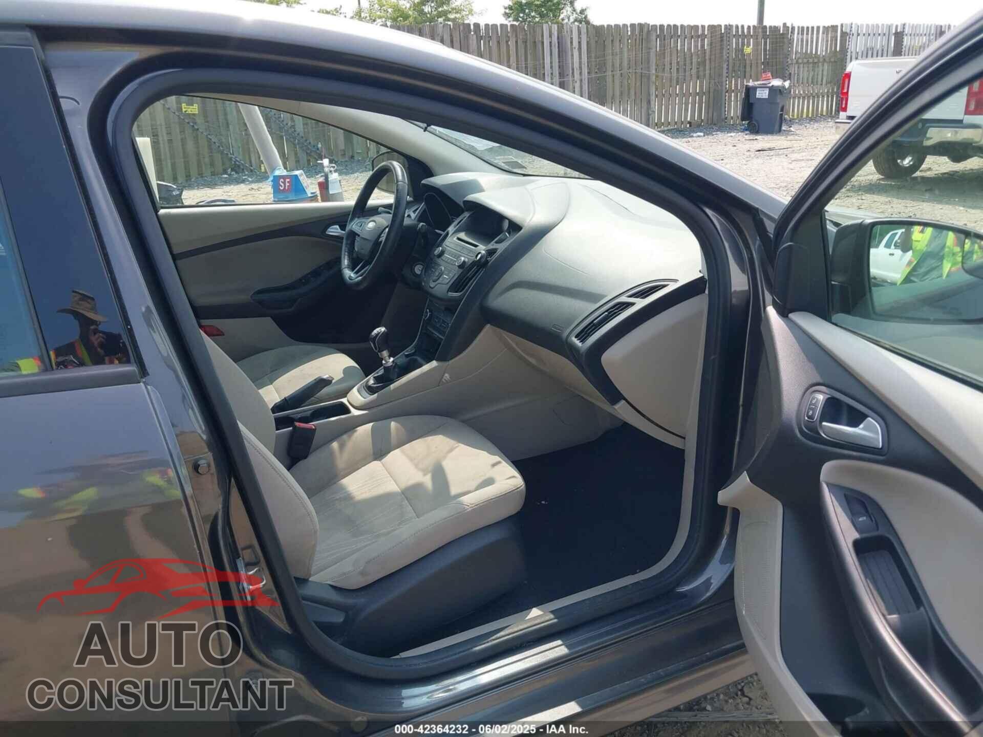 FORD FOCUS 2015 - 1FADP3FEXFL339430