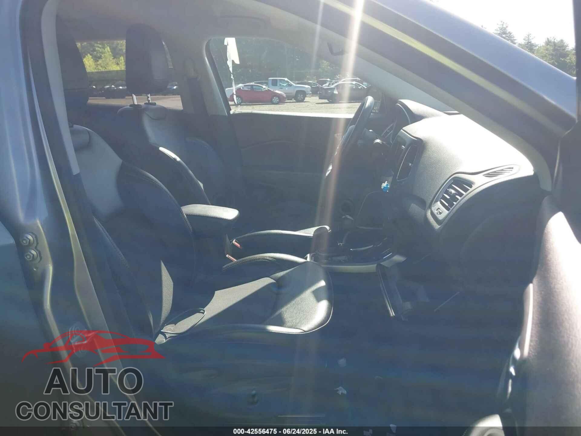 JEEP COMPASS 2019 - 3C4NJDBB3KT767582