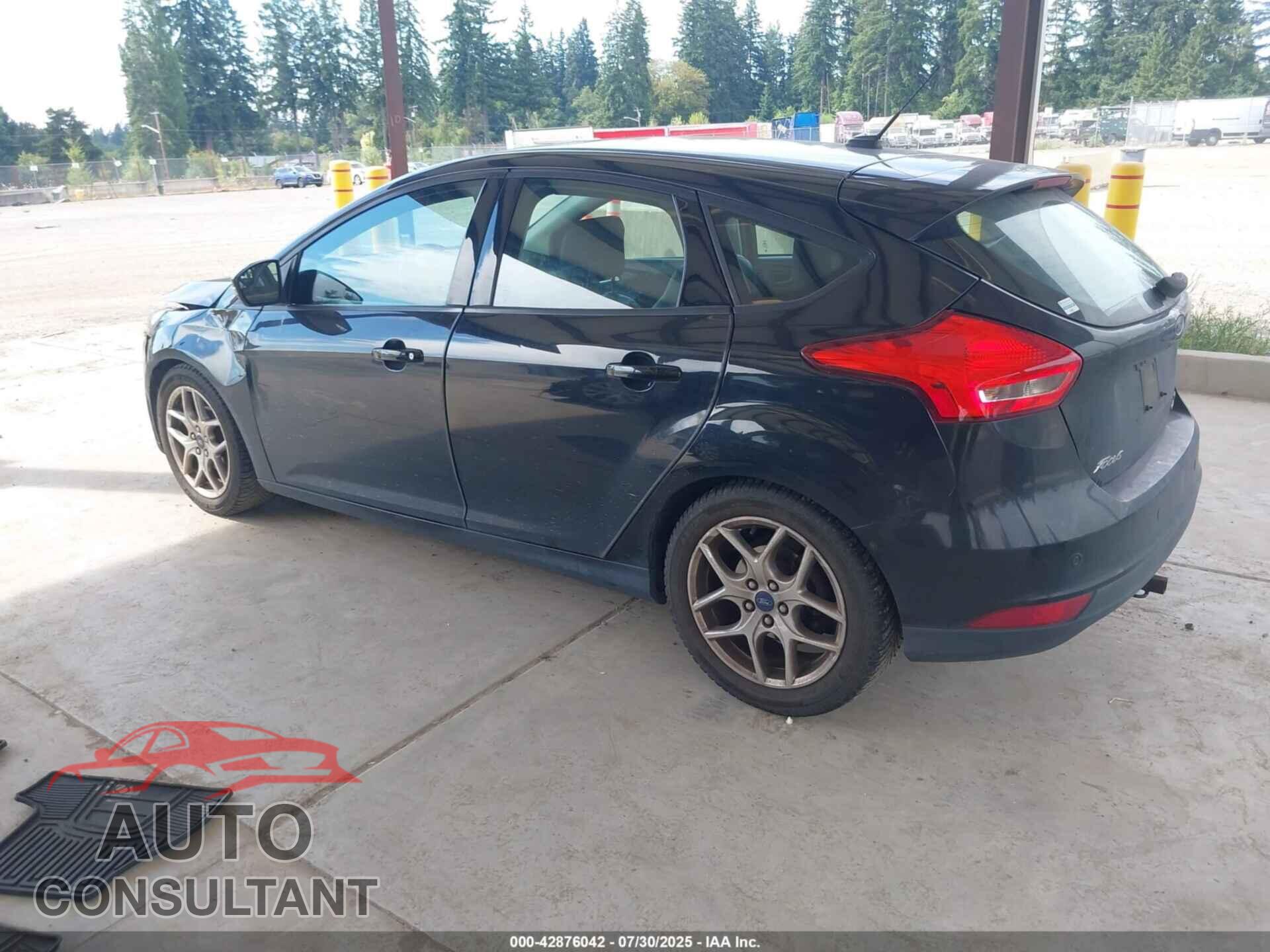 FORD FOCUS 2015 - 1FADP3K28FL367271