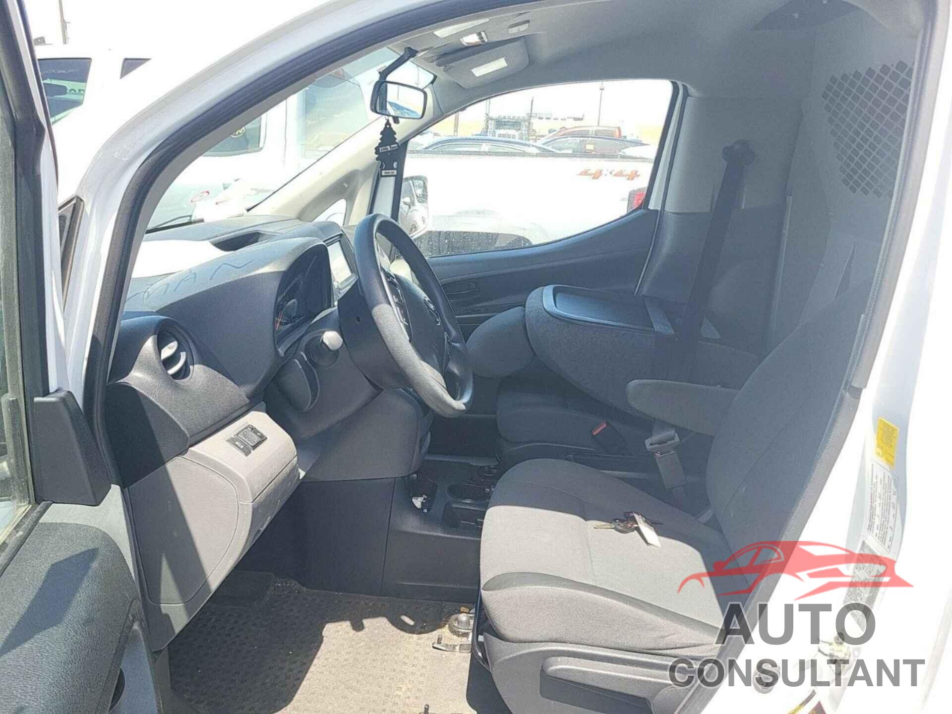 NISSAN NV200 2020 - 3N6CM0KN1LK702655