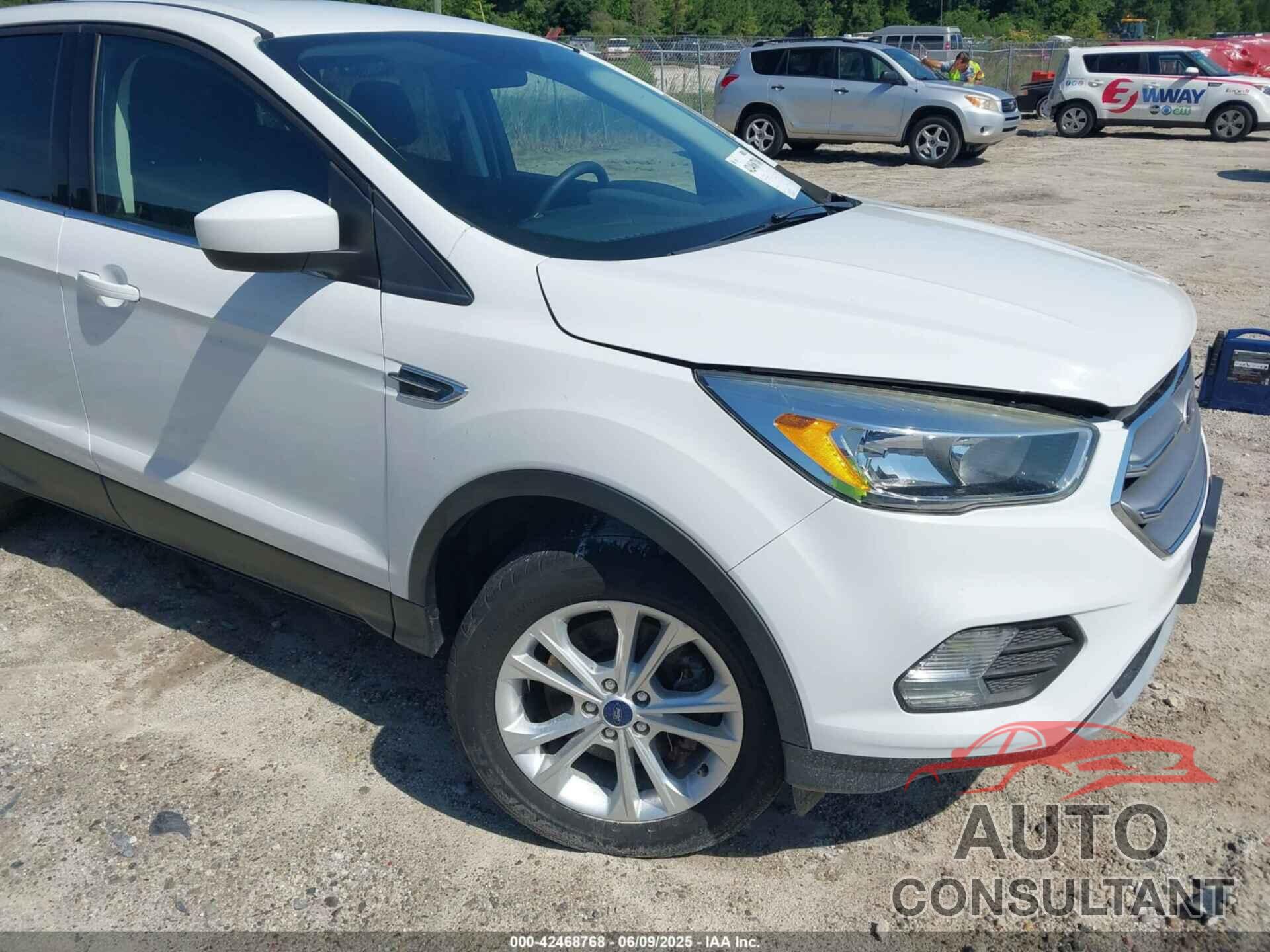 FORD ESCAPE 2017 - 1FMCU9GD1HUC93888