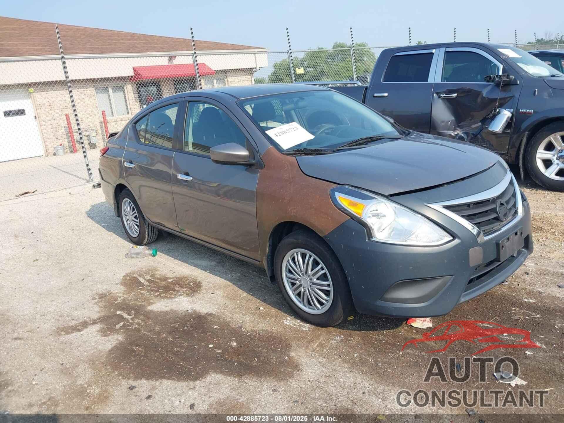 NISSAN VERSA 2017 - 3N1CN7AP5HL849609