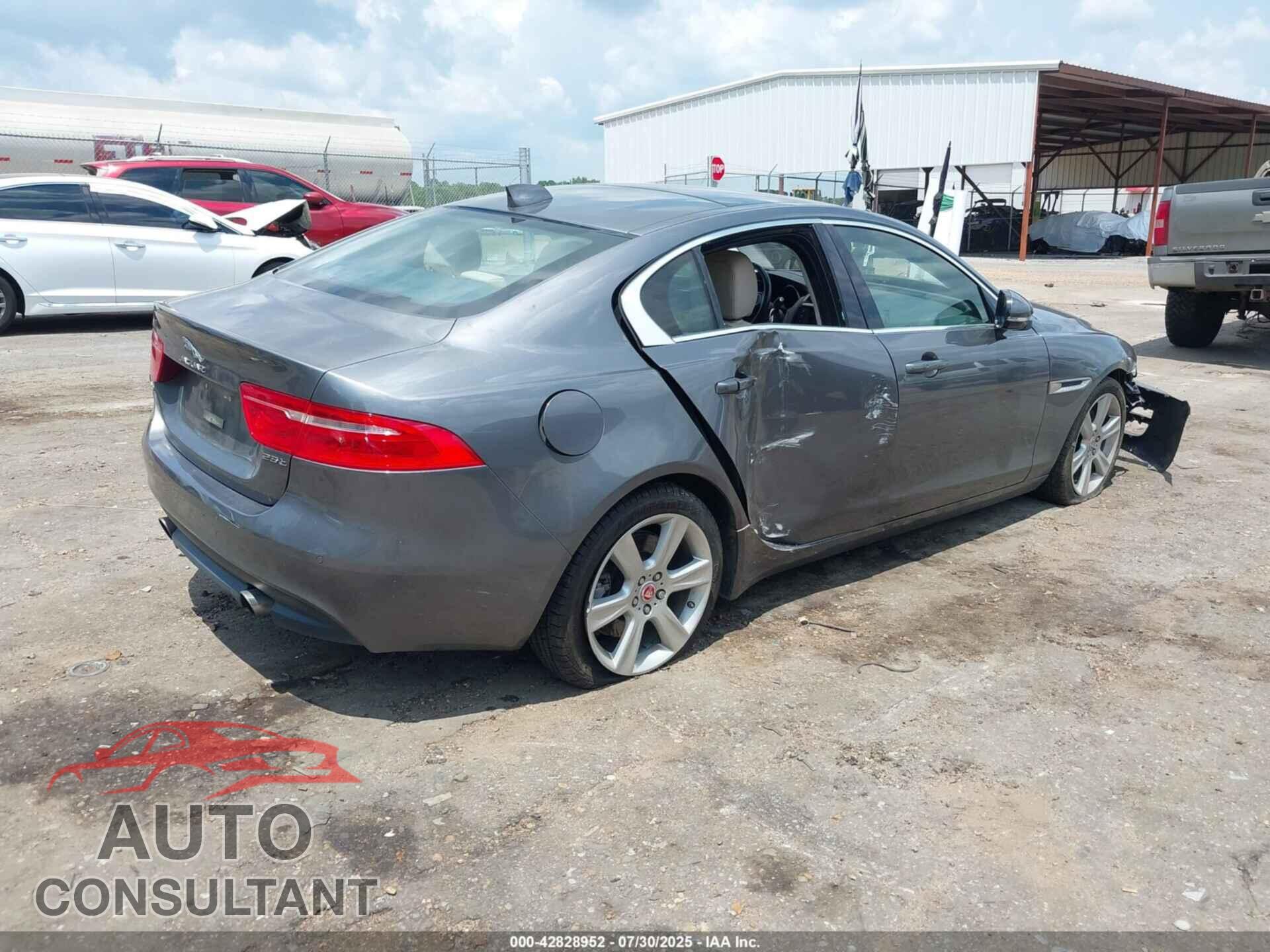 JAGUAR XE 2017 - SAJAE4BG1HA966582
