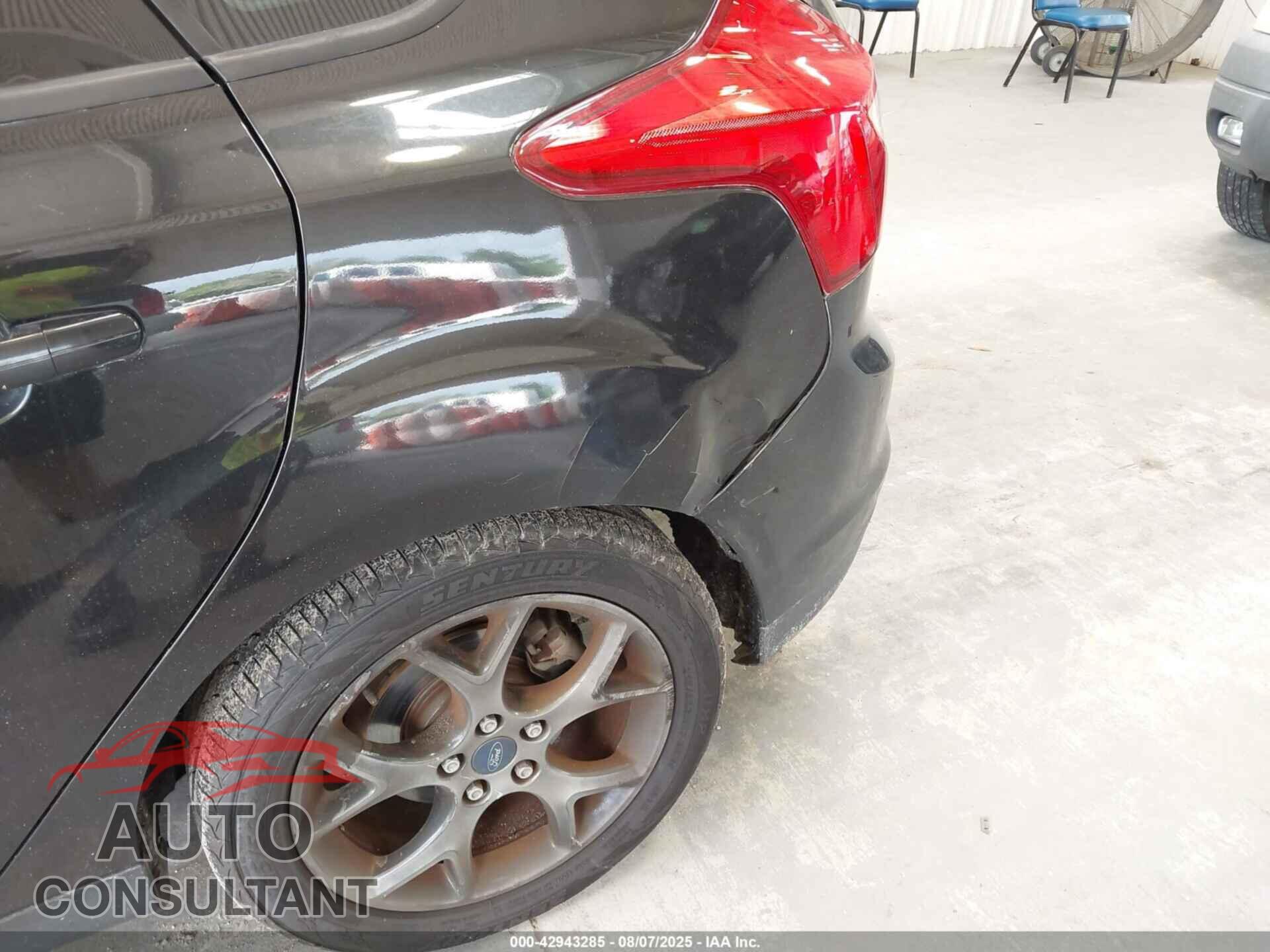 FORD FOCUS 2013 - 1FADP3K26DL379433