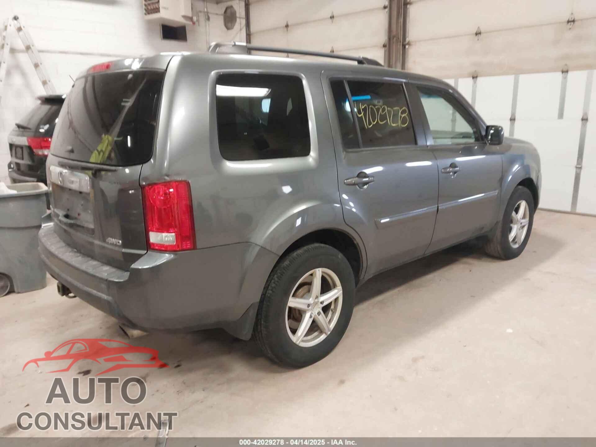HONDA PILOT 2011 - 5FNYF4H55BB039079