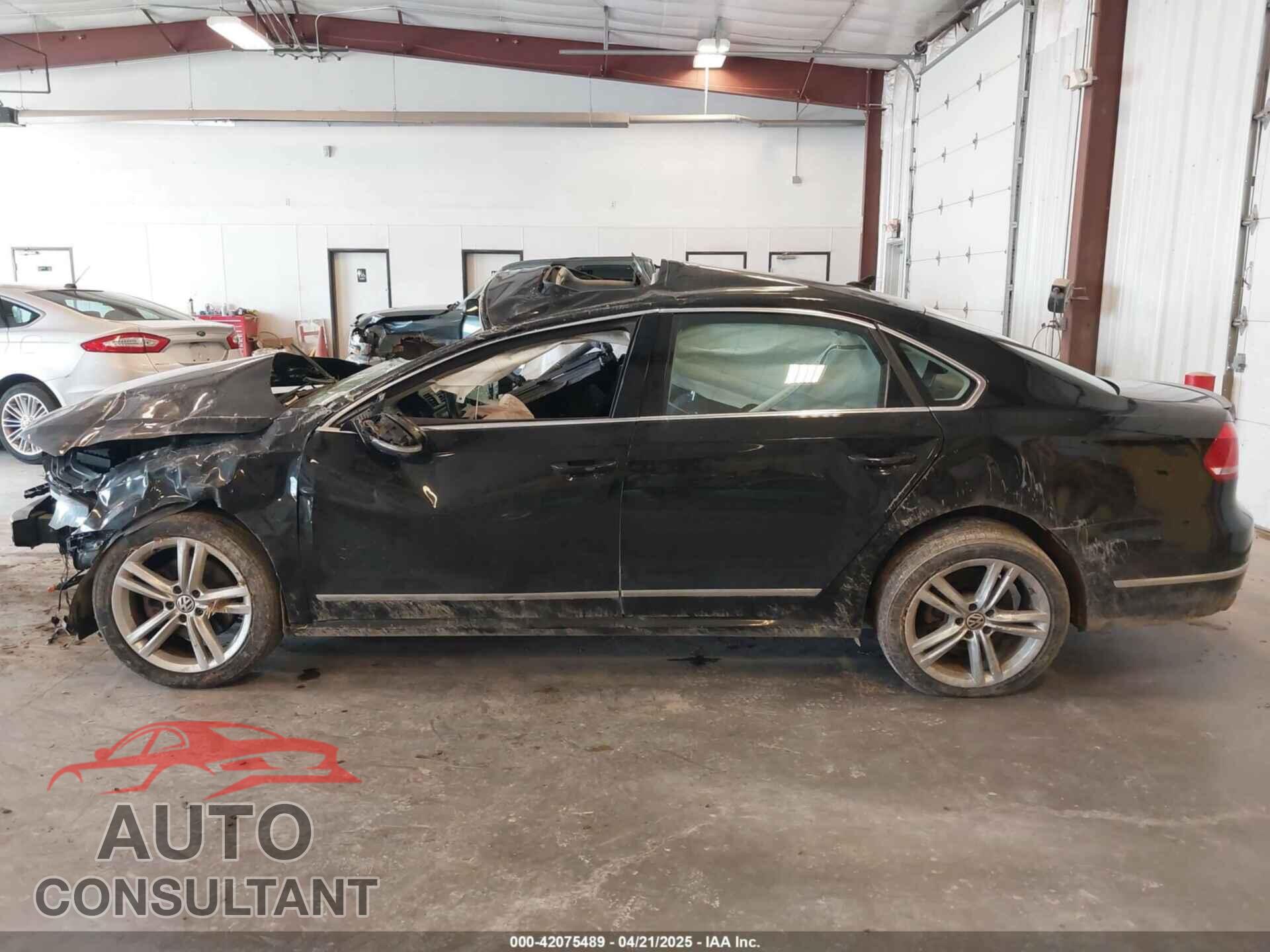 VOLKSWAGEN PASSAT 2014 - 1VWCS7A37EC007636