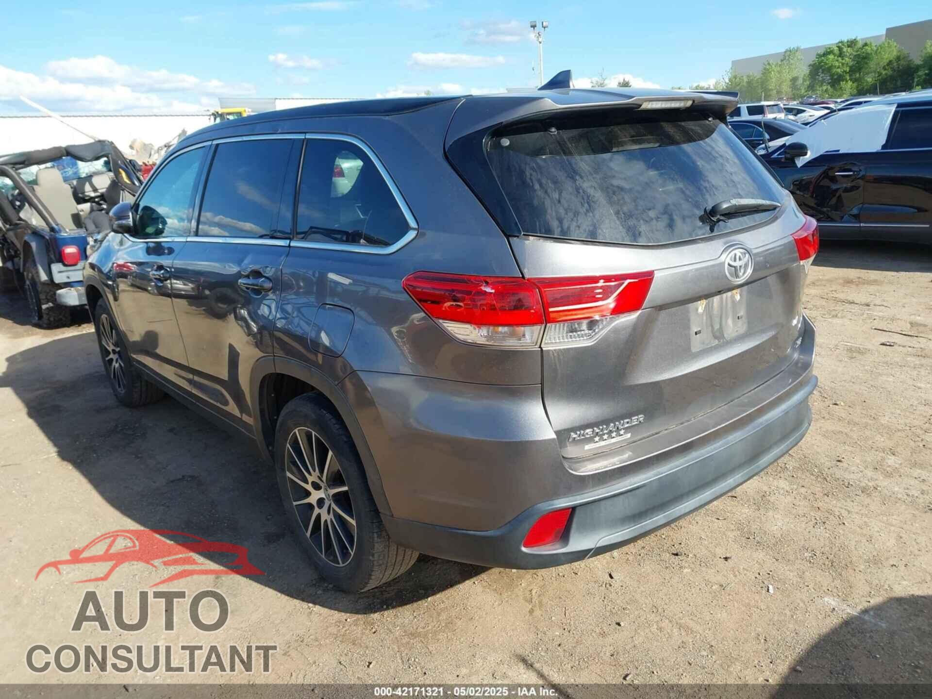 TOYOTA HIGHLANDER 2018 - 5TDKZRFH4JS548677