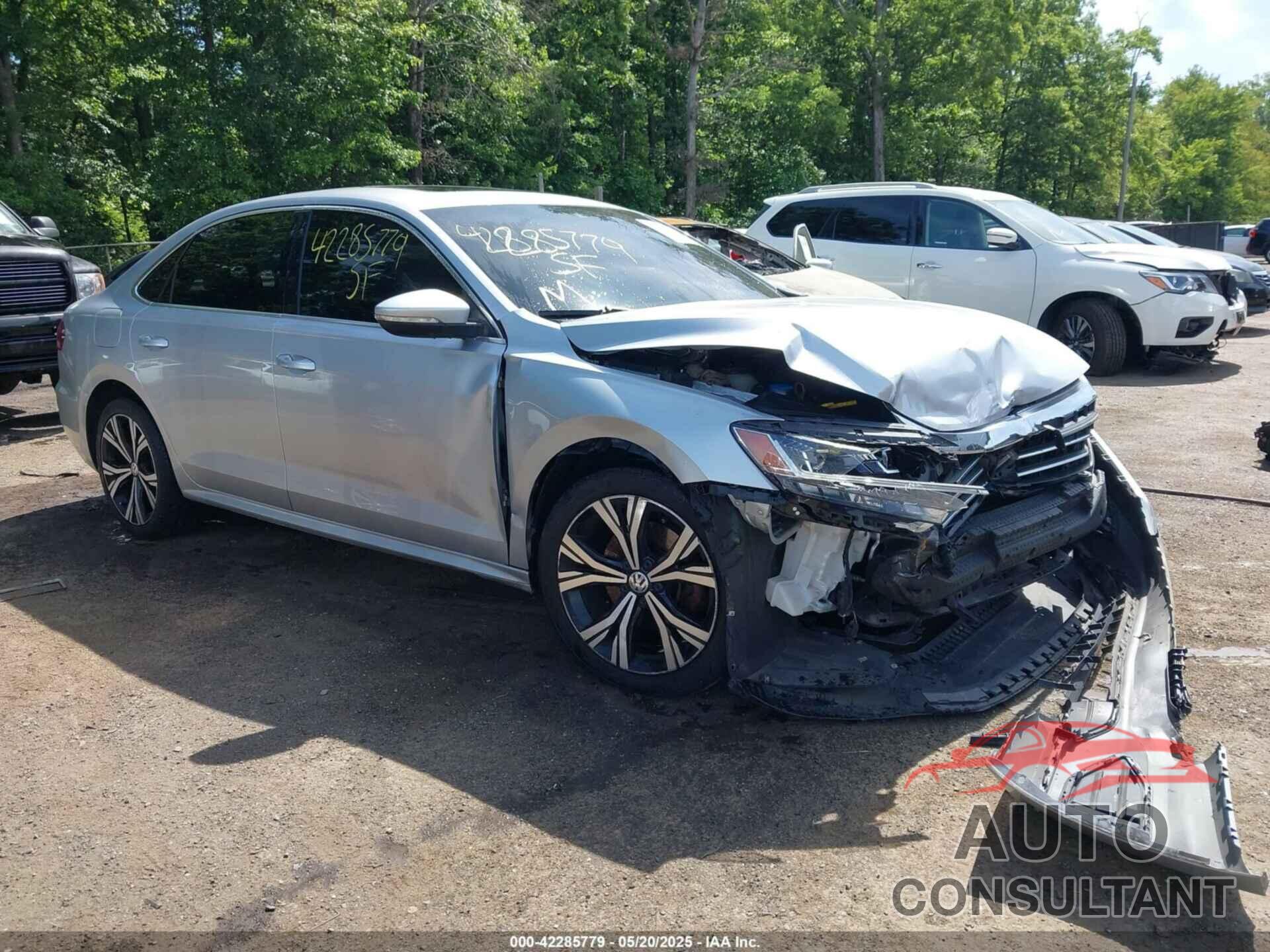 VOLKSWAGEN PASSAT 2021 - 1VWSA7A32MC002440