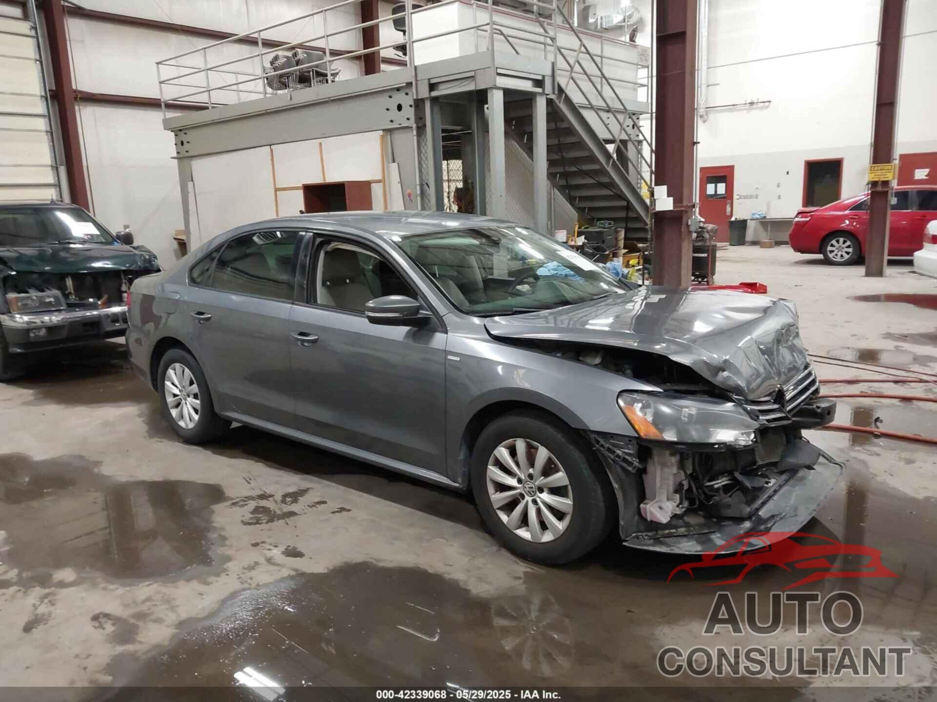 VOLKSWAGEN PASSAT 2013 - 1VWAH7A34DC148507