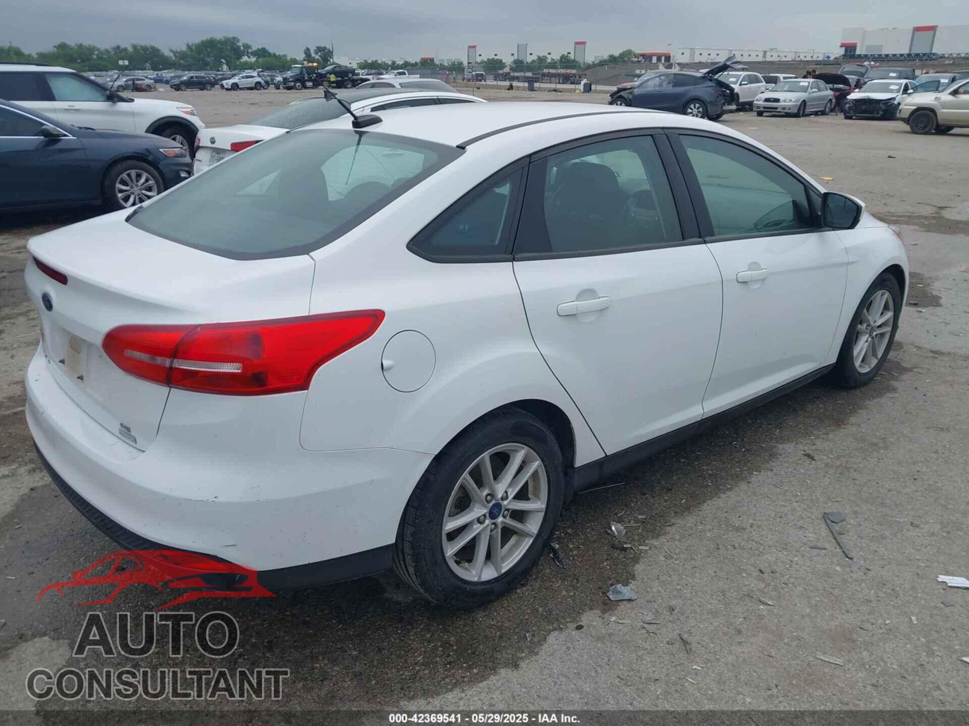 FORD FOCUS 2018 - 1FADP3FE8JL204200