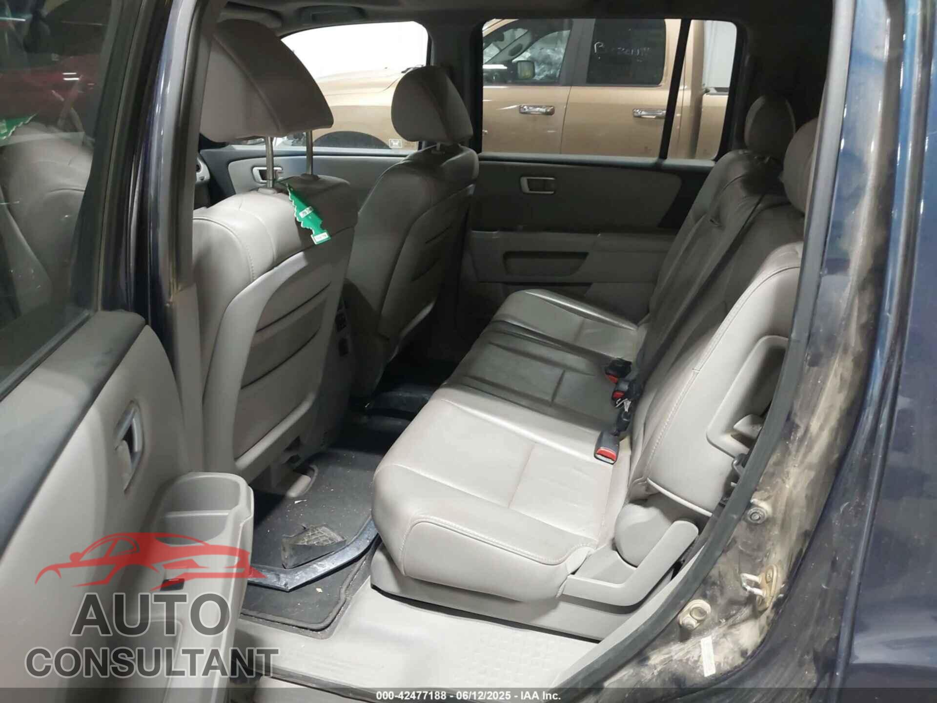 HONDA PILOT 2011 - 5FNYF4H59BB035018