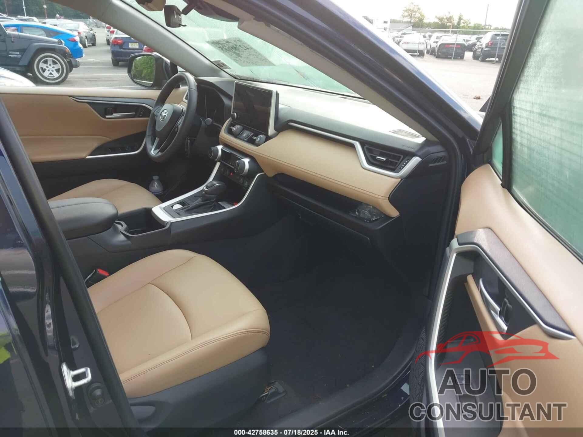 TOYOTA RAV4 2023 - 2T3A1RFVXPW395772
