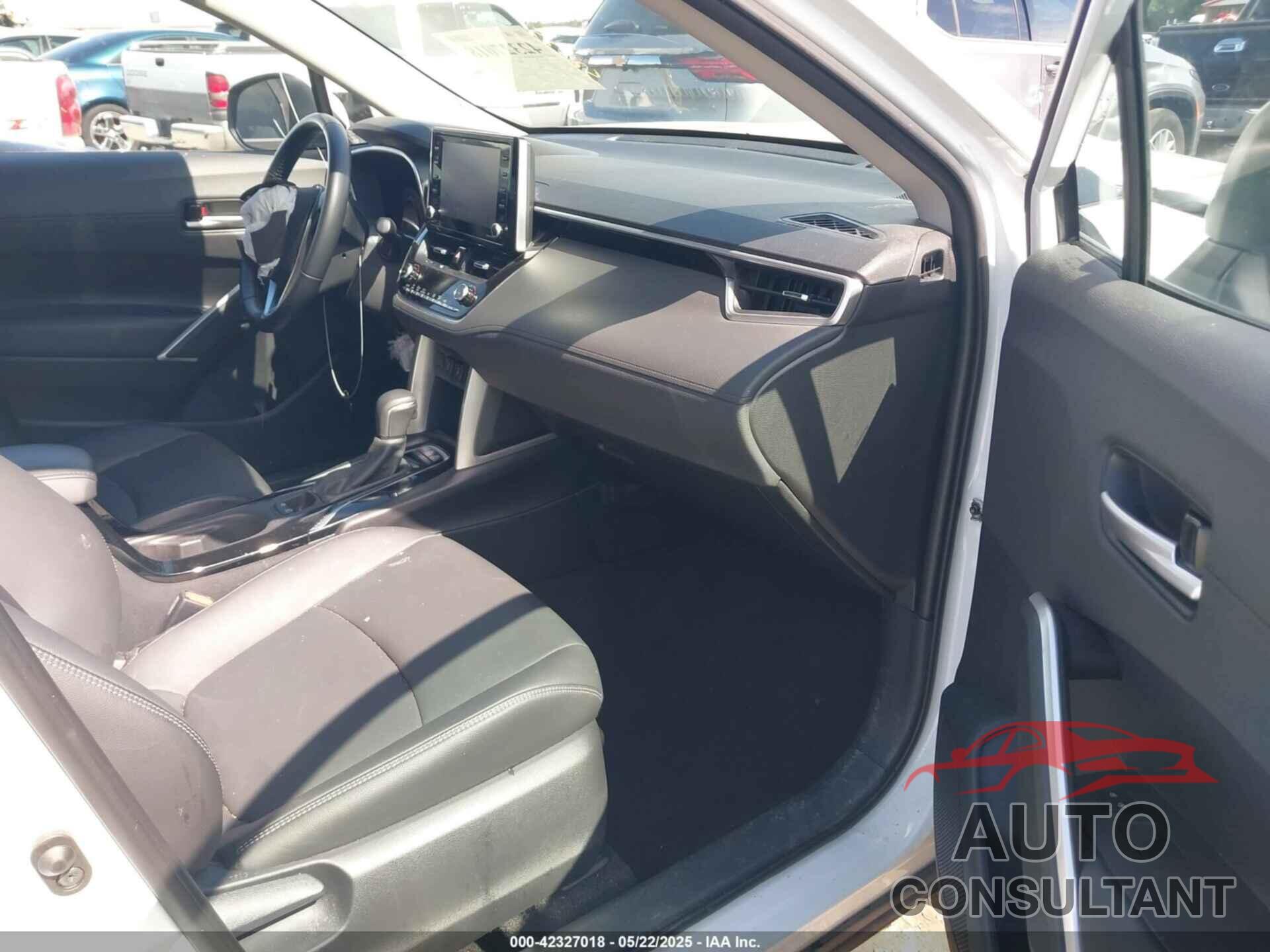 TOYOTA COROLLA CROSS 2022 - 7MUEAAAG0NV003723
