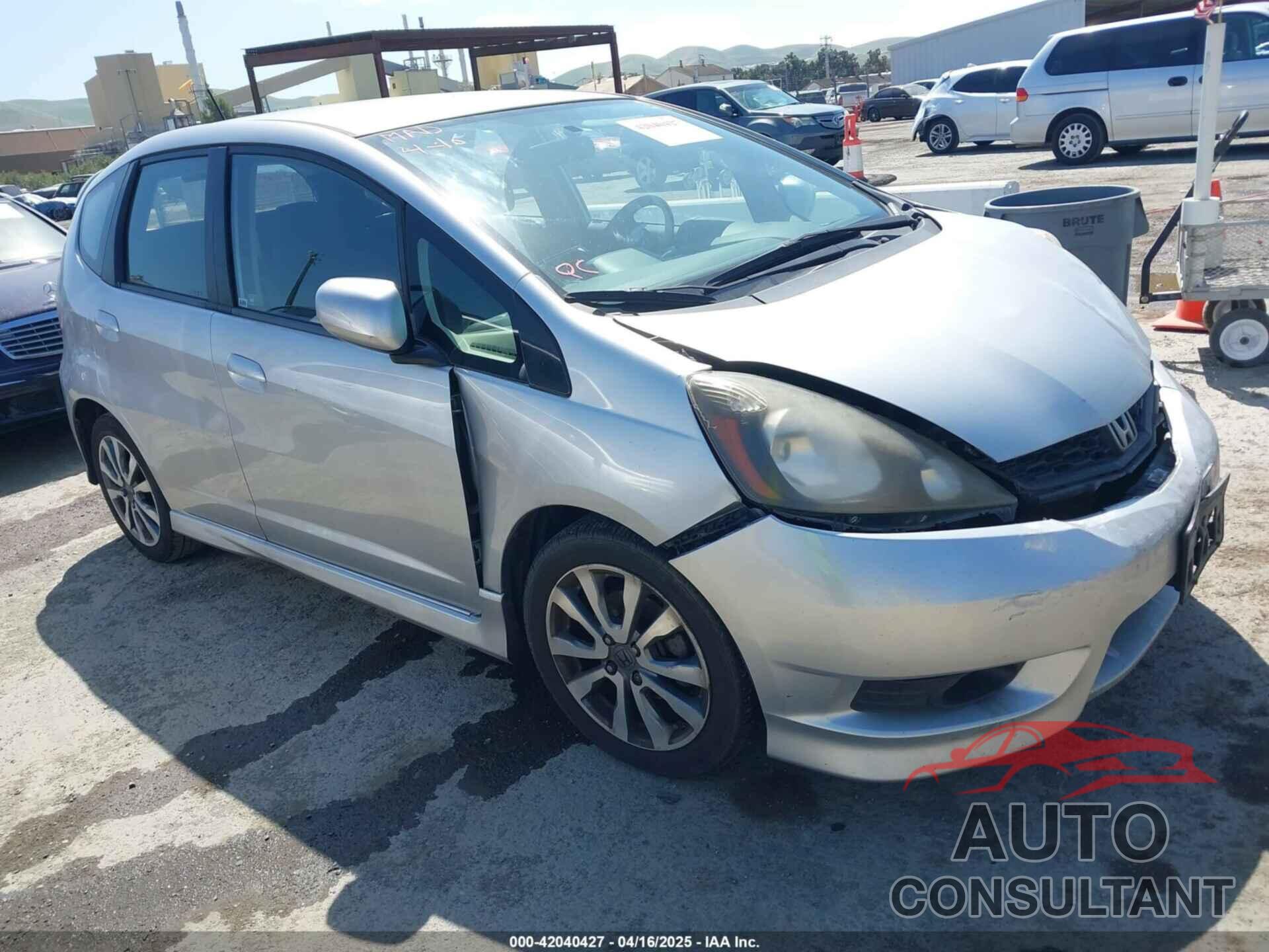 HONDA FIT 2013 - JHMGE8H51DC005760