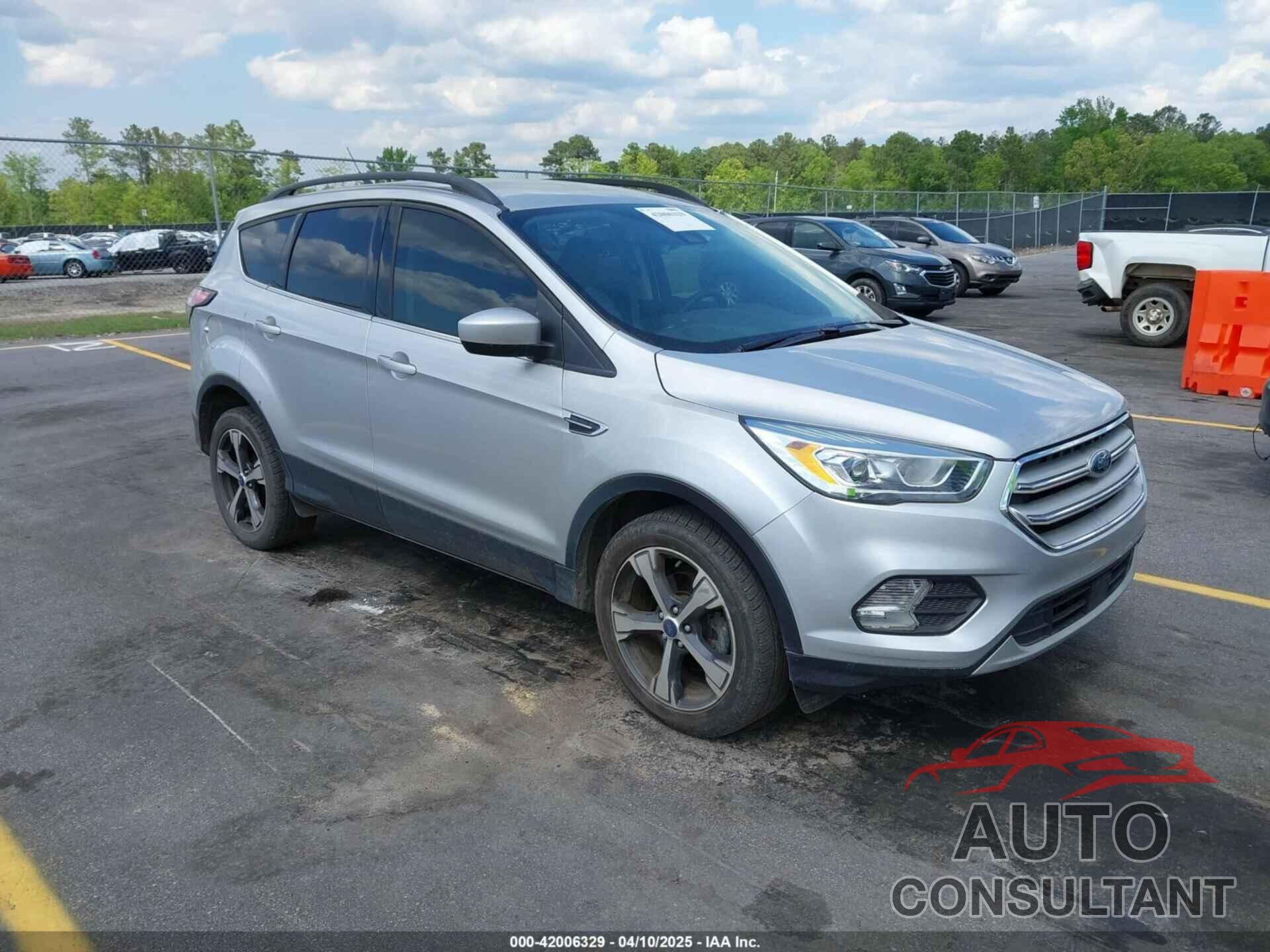 FORD ESCAPE 2018 - 1FMCU0HD5JUC44547