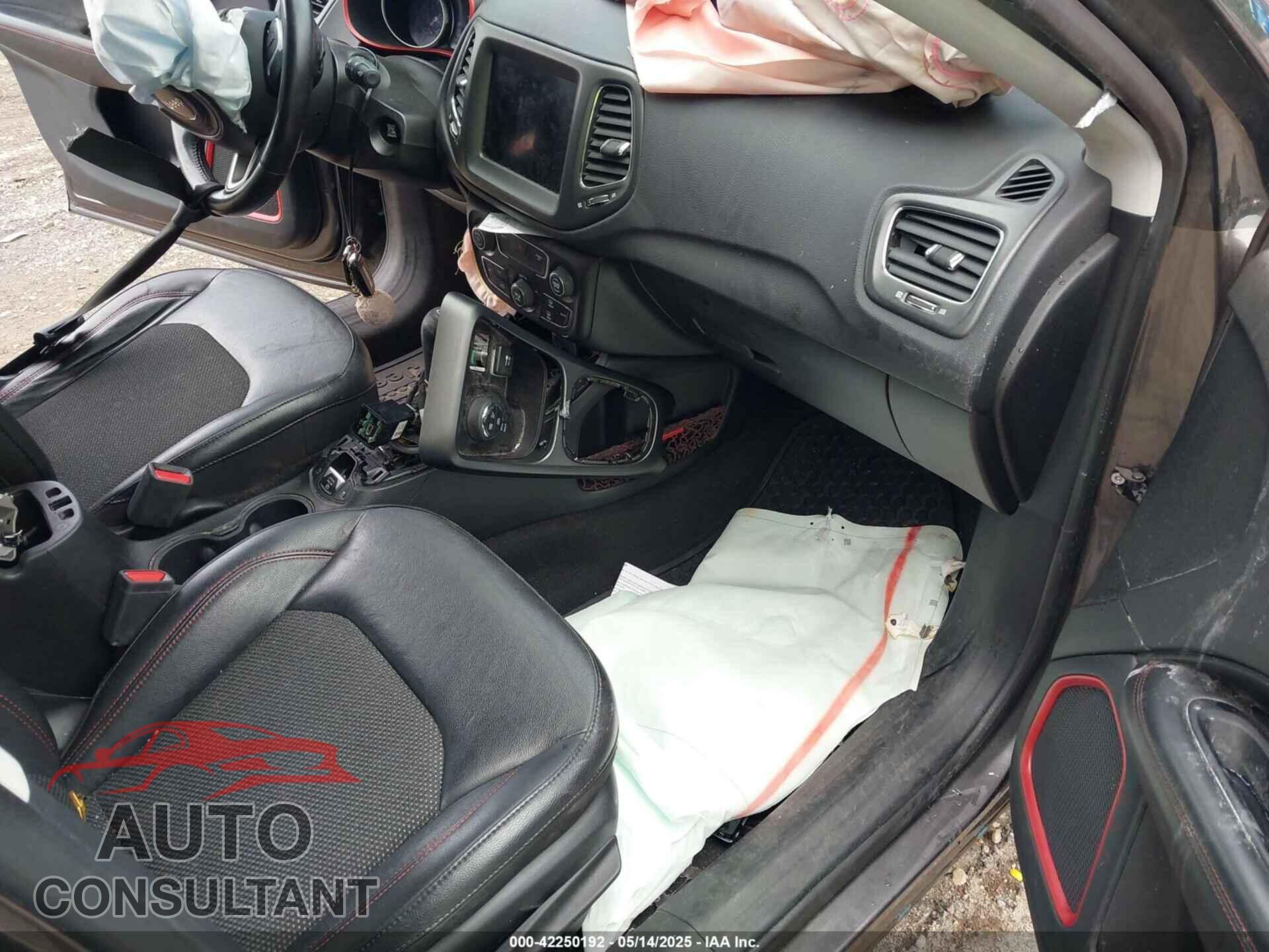 JEEP COMPASS 2020 - 3C4NJDDB3LT200268