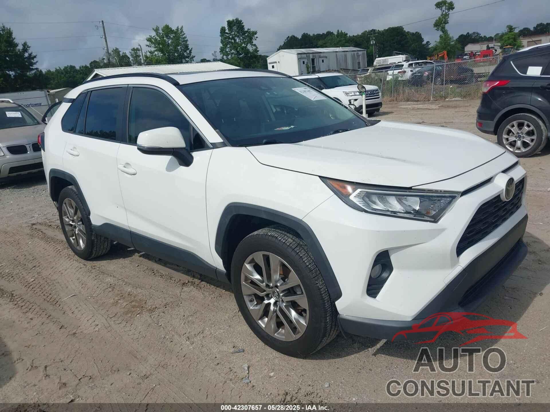 TOYOTA RAV4 2019 - JTMC1RFV9KD011799