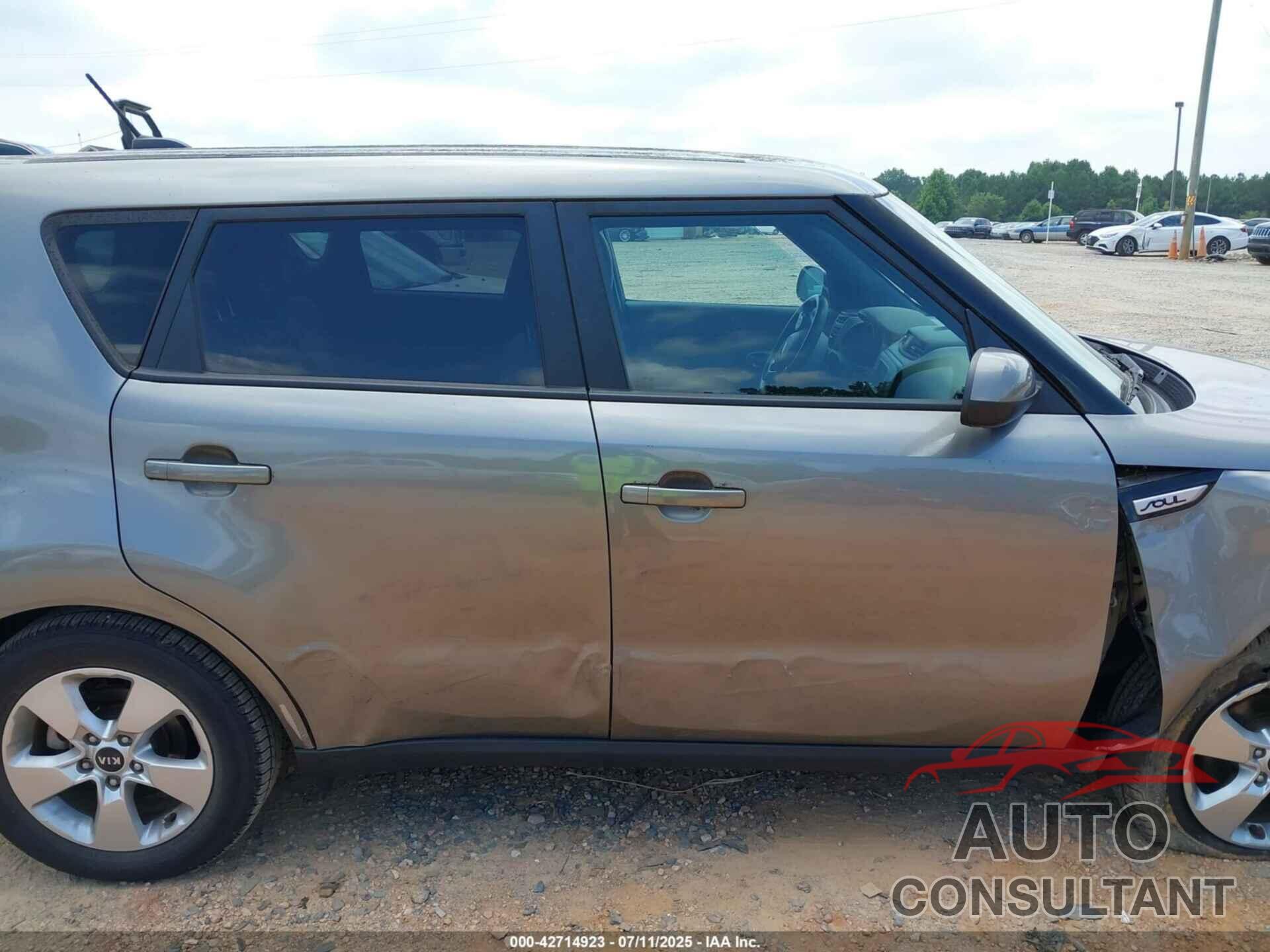 KIA SOUL 2017 - KNDJN2A25H7487765