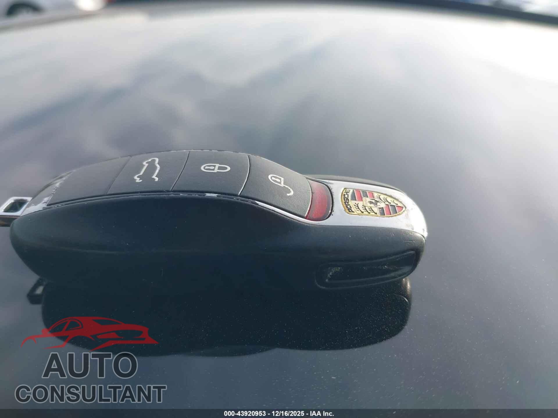 PORSCHE MACAN 2016 - WP1AF2A51GLB93811