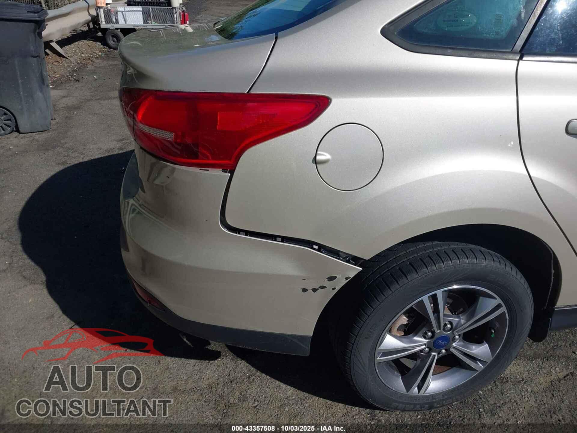 FORD FOCUS 2018 - 1FADP3FEXJL210077