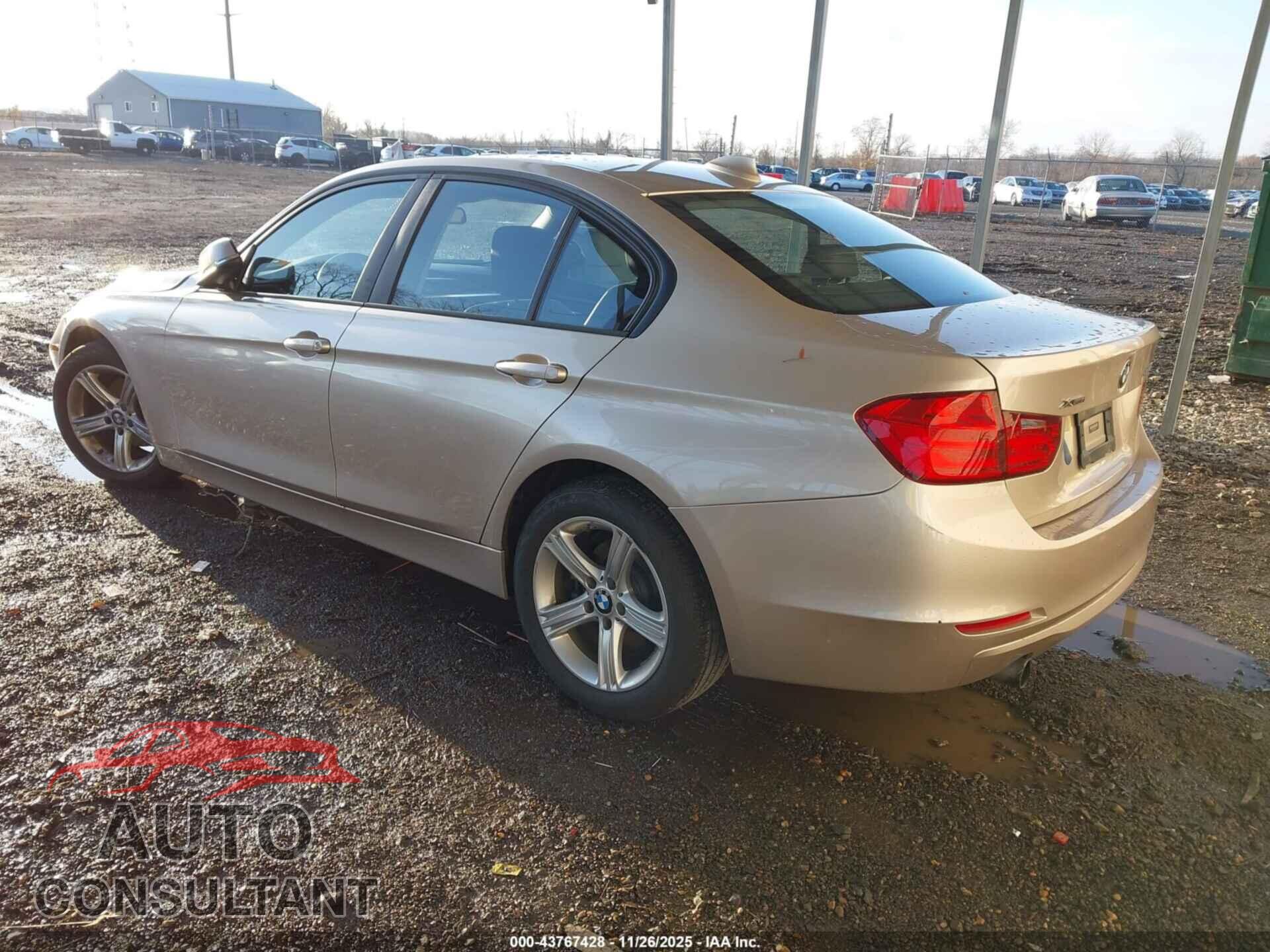 BMW 320I 2013 - WBA3C3C50DF982531