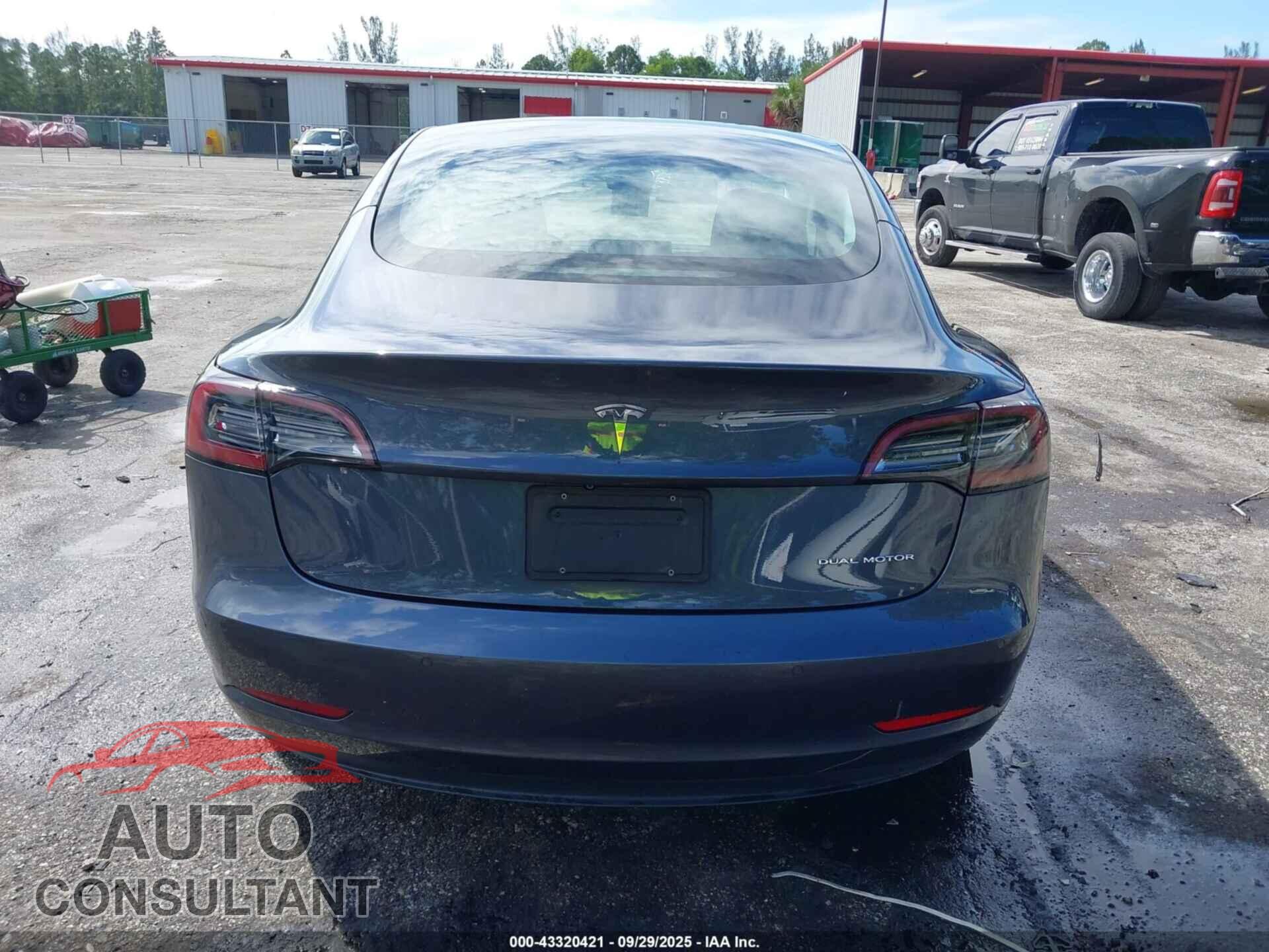 TESLA MODEL 3 2021 - 5YJ3E1EB0MF924623