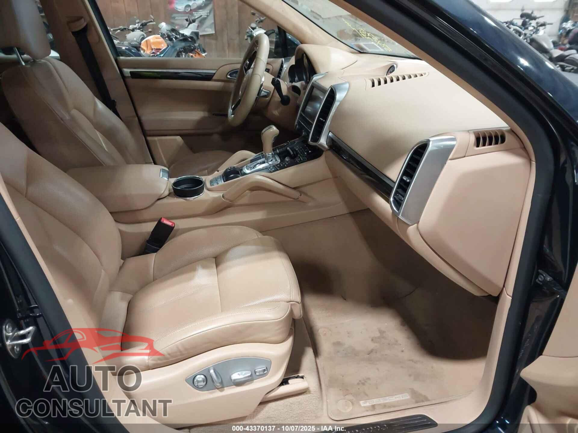 PORSCHE CAYENNE 2016 - WP1AA2A28GLA10652