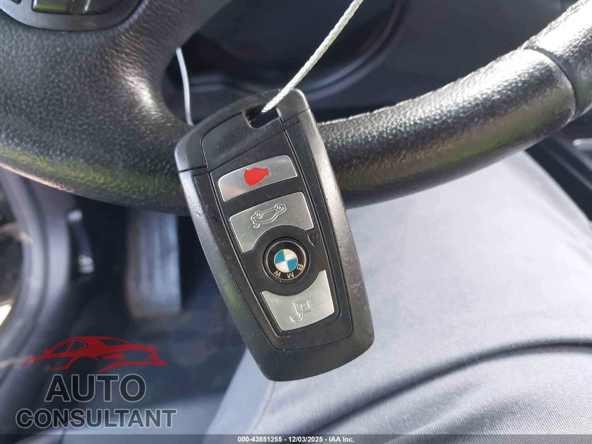 BMW 320I 2016 - WBA8E5G59GNU19591