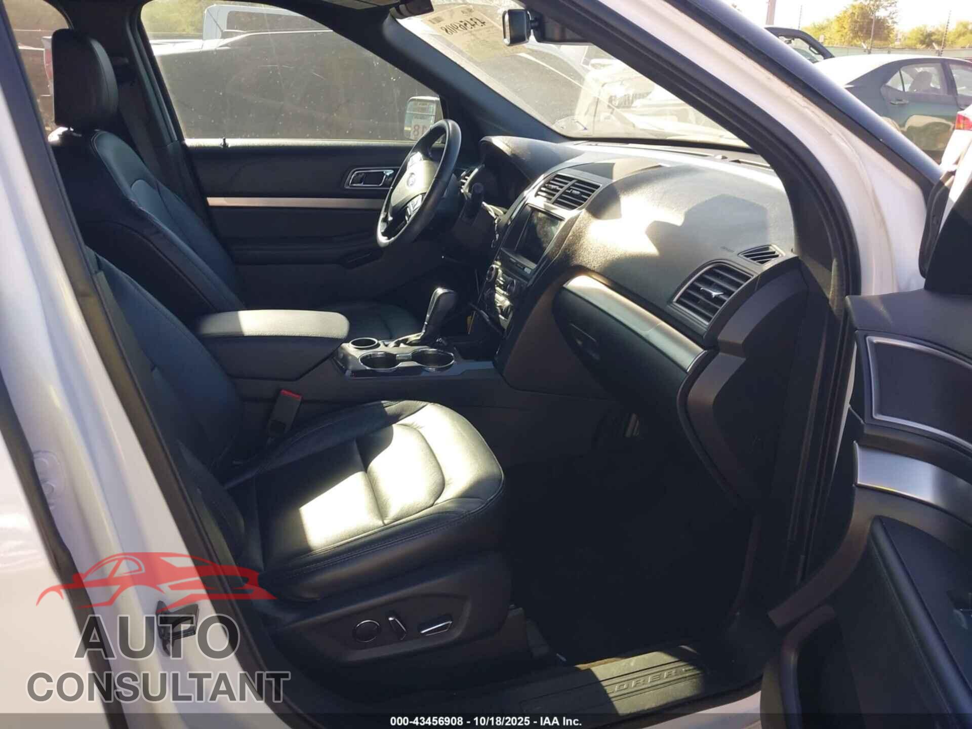 FORD EXPLORER 2018 - 1FM5K7D8XJGB77961