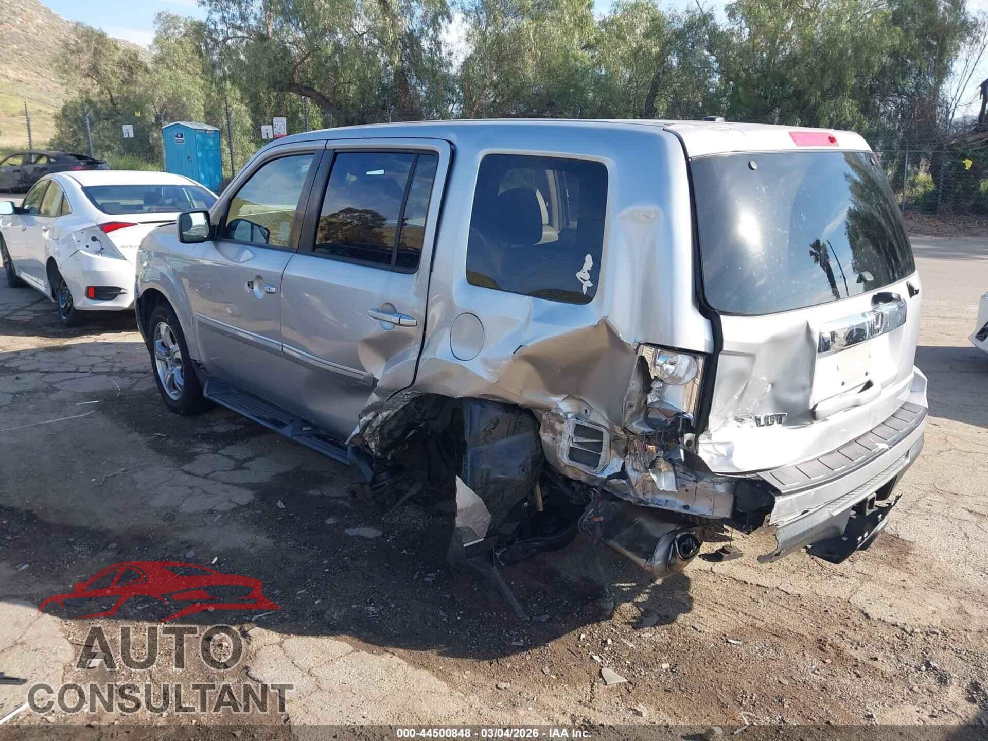 HONDA PILOT 2013 - 5FNYF3H56DB013717