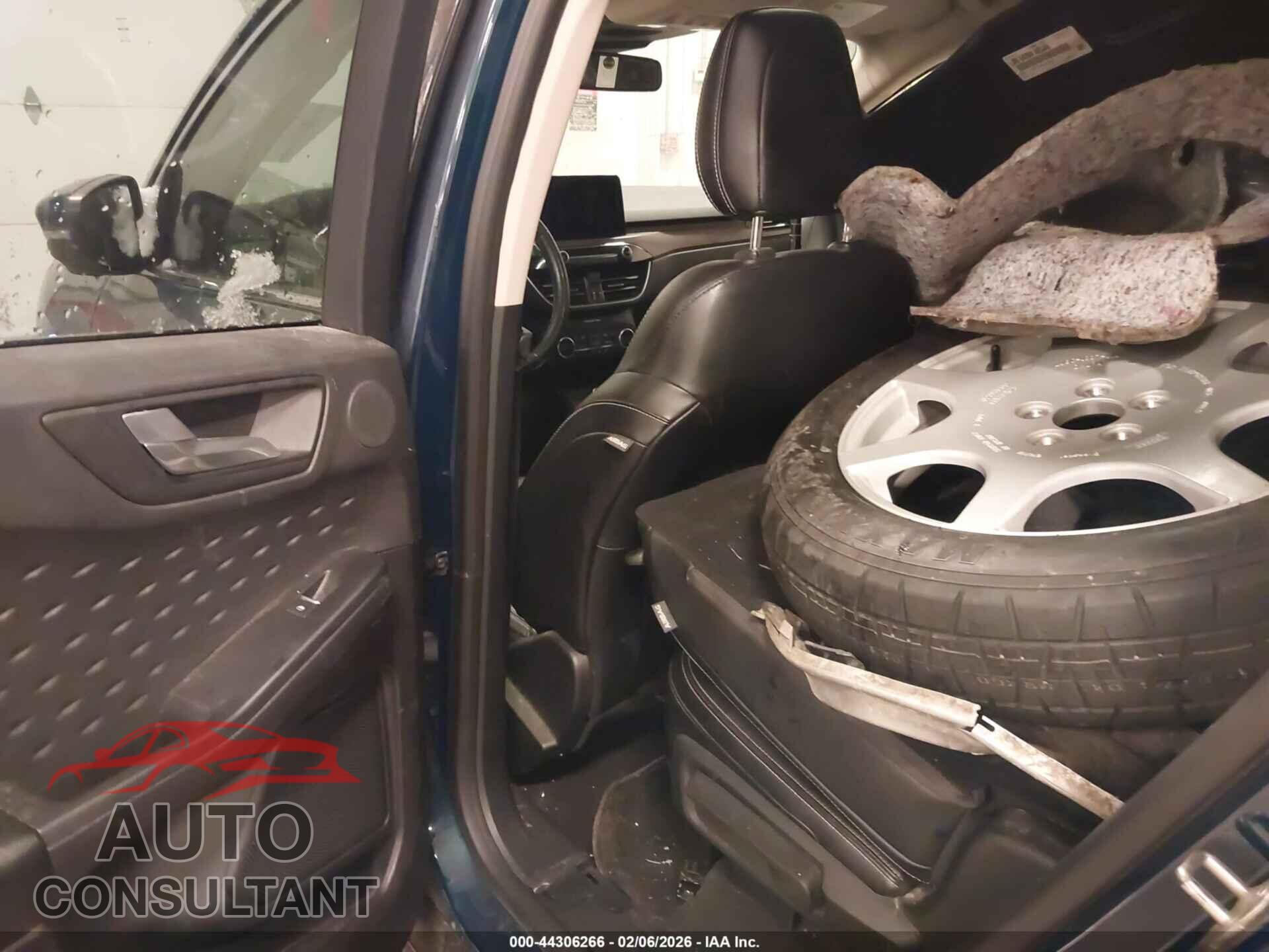 FORD ESCAPE 2020 - 1FMCU9DZ1LUA52180