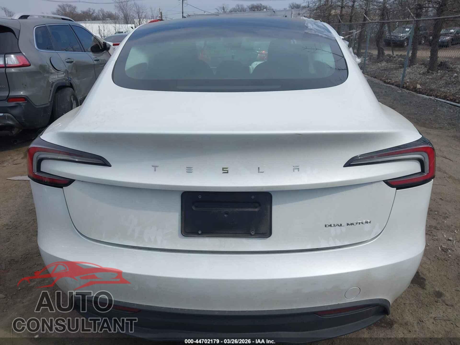 TESLA MODEL 3 2025 - 5YJ3E1EB2SF934597