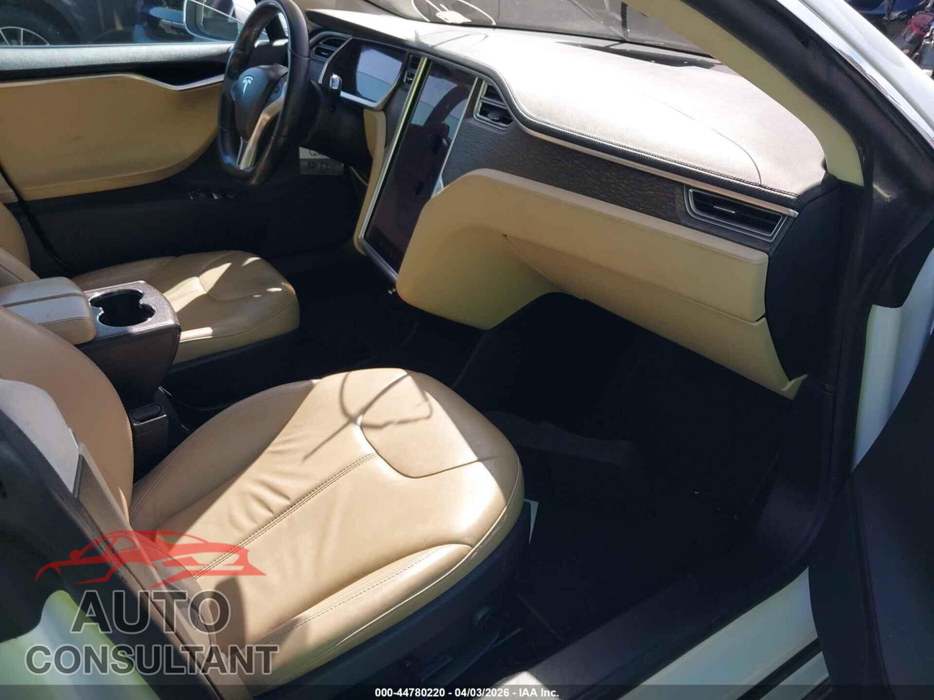 TESLA MODEL S 2013 - 5YJSA1AG2DFP13495