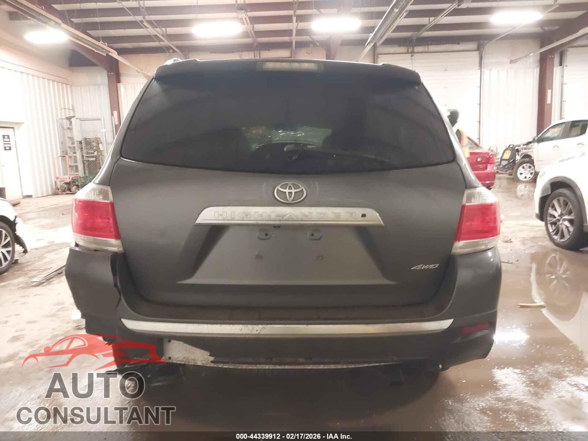TOYOTA HIGHLANDER 2013 - 5TDBK3EH8DS249362