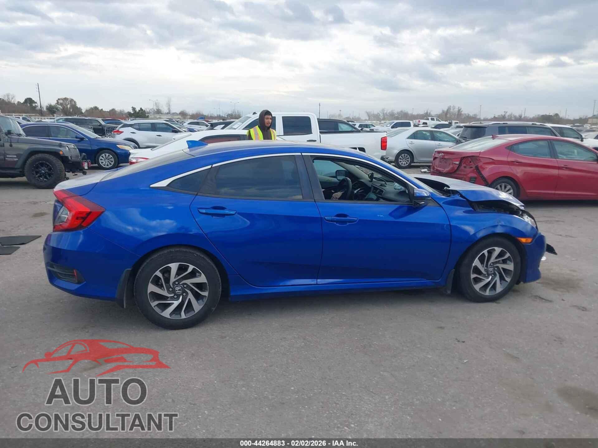 HONDA CIVIC 2017 - 19XFC2F78HE028732