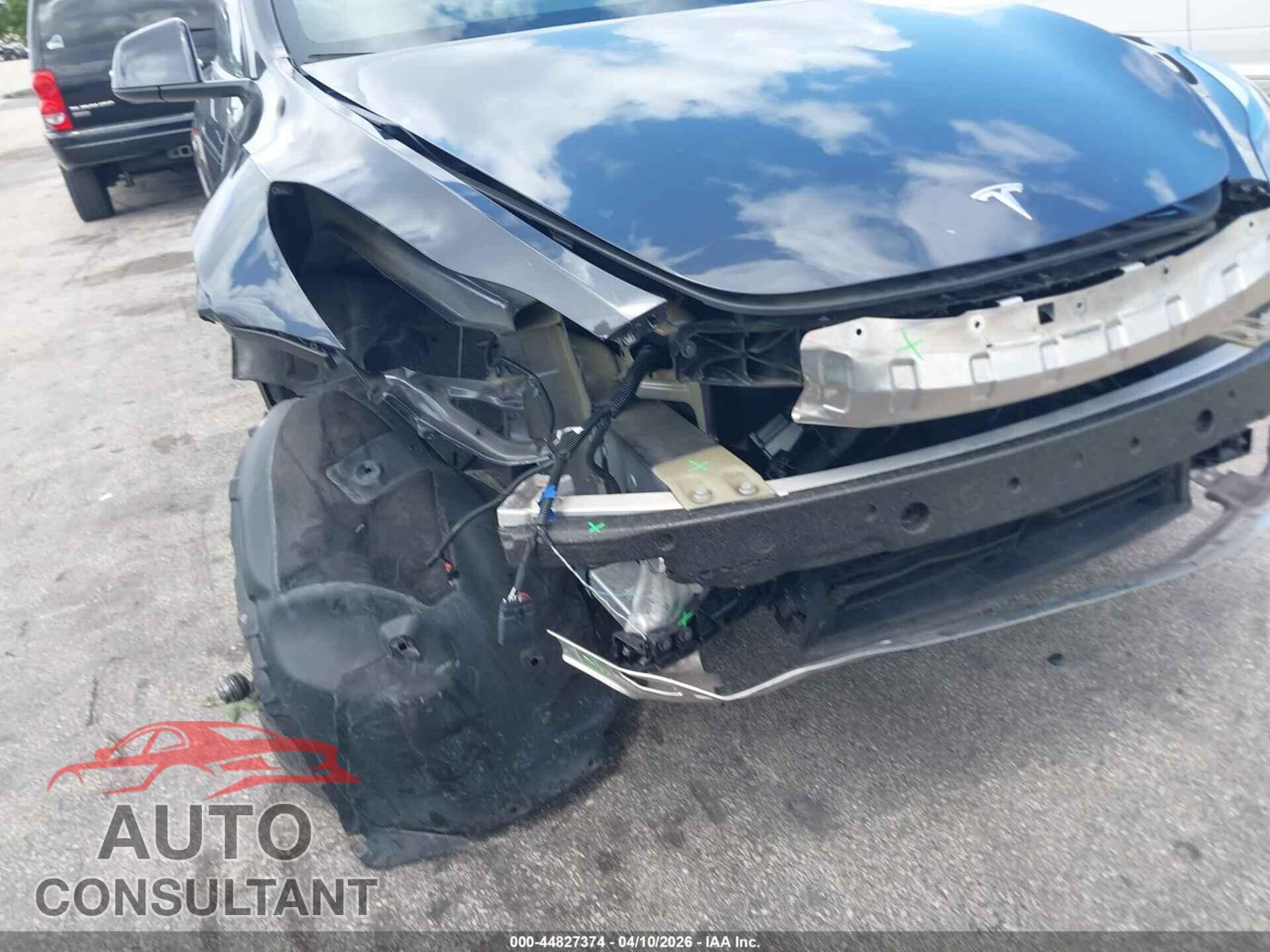 TESLA MODEL Y 2024 - 7SAYGDED2RF096409