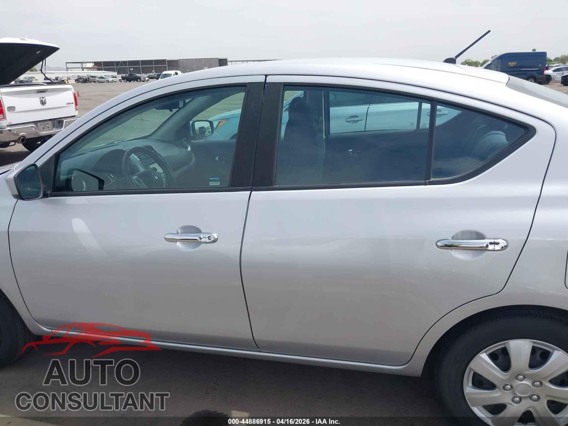 NISSAN VERSA 2019 - 3N1CN7AP3KL872040