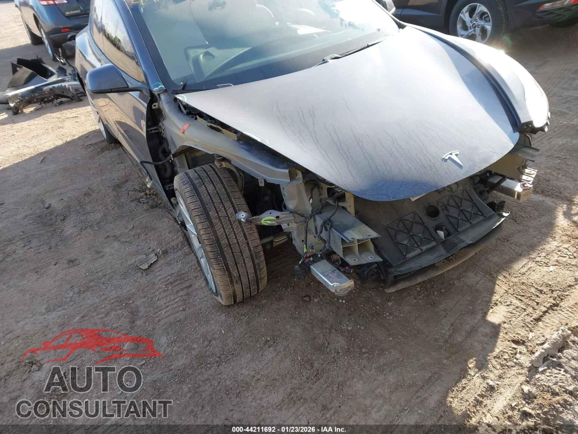 TESLA MODEL 3 2021 - 5YJ3E1EB2MF936045