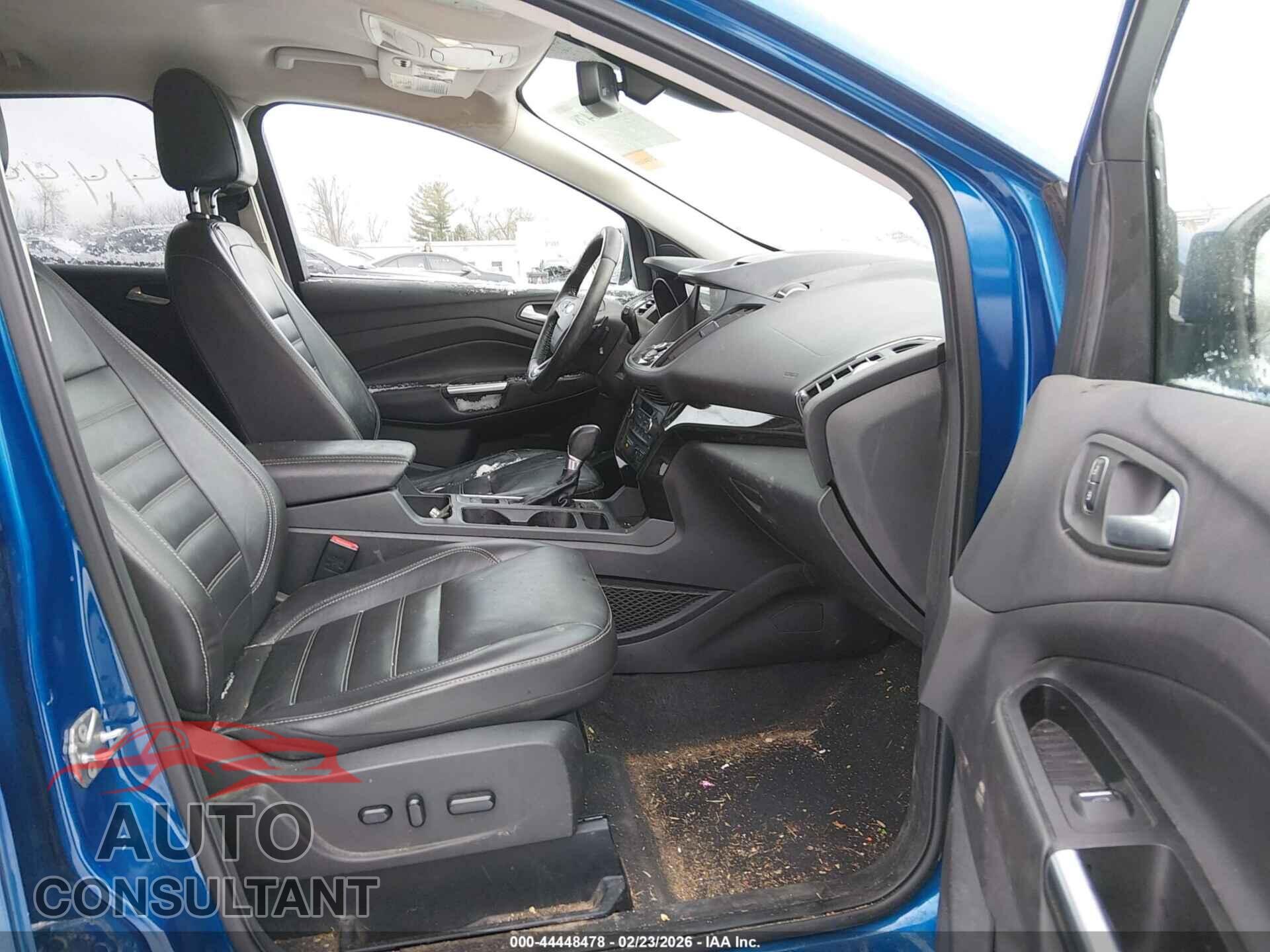 FORD ESCAPE 2017 - 1FMCU0JD3HUB40868