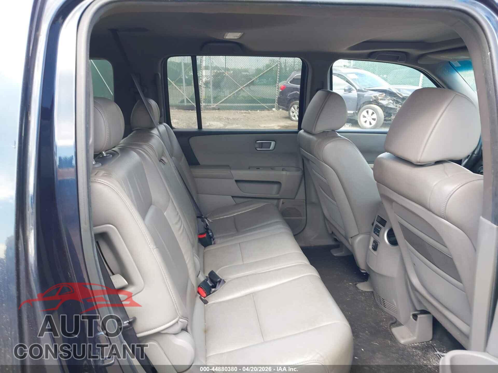 HONDA PILOT 2011 - 5FNYF4H78BB105657