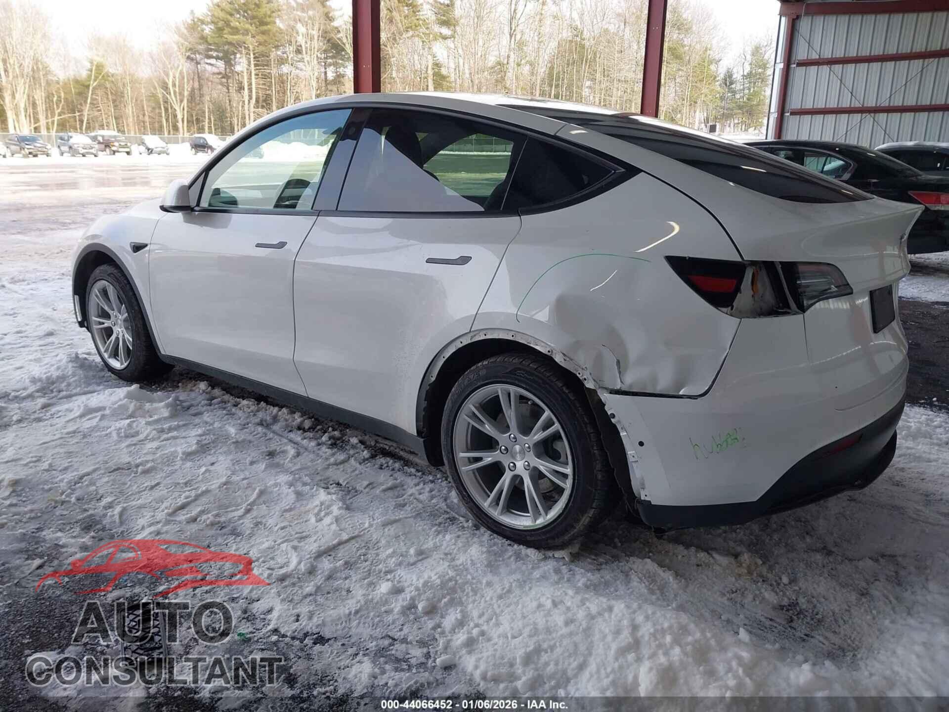 TESLA MODEL Y 2021 - 5YJYGDEEXMF276218