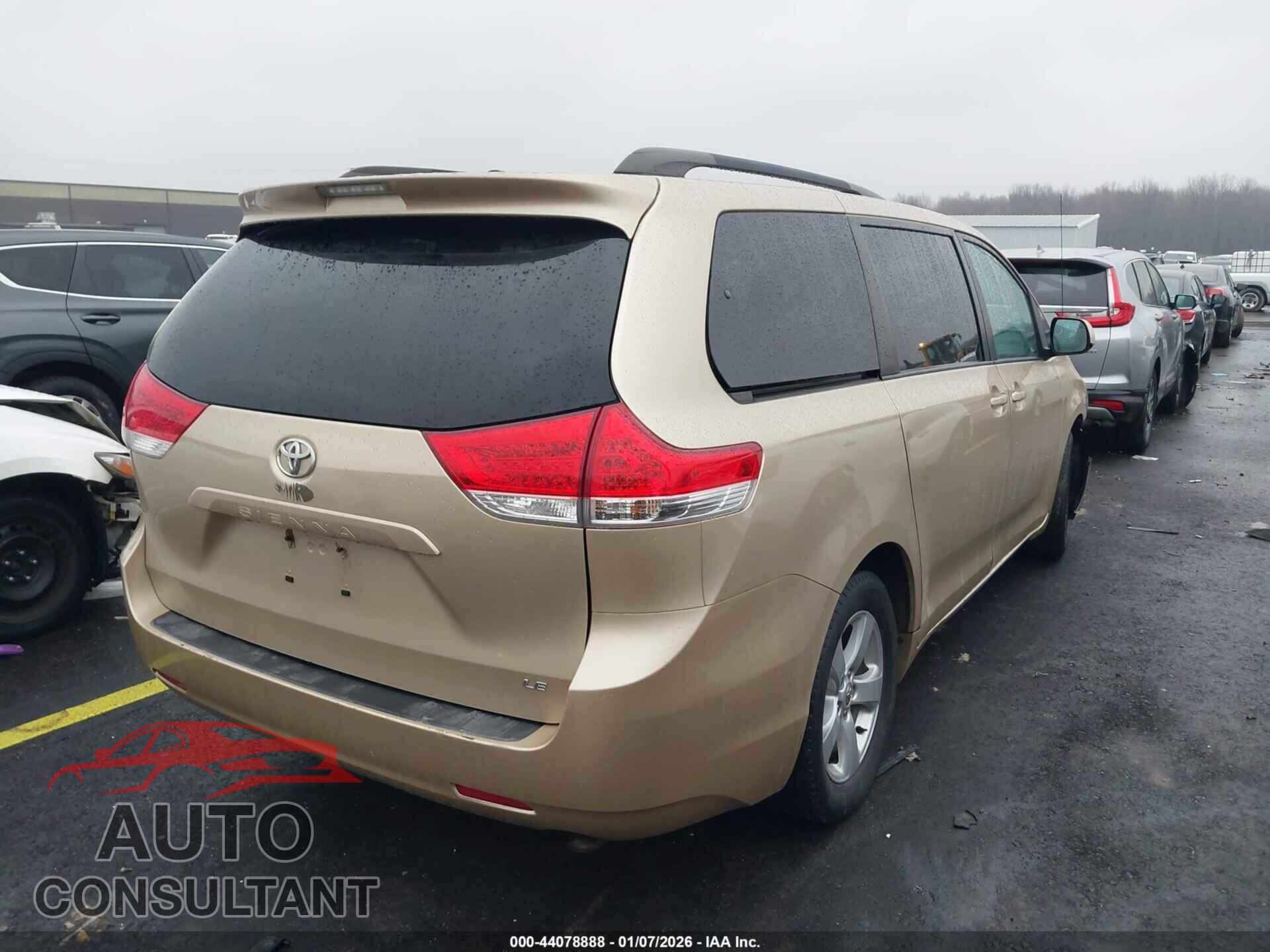 TOYOTA SIENNA 2011 - 5TDKK3DC7BS034879
