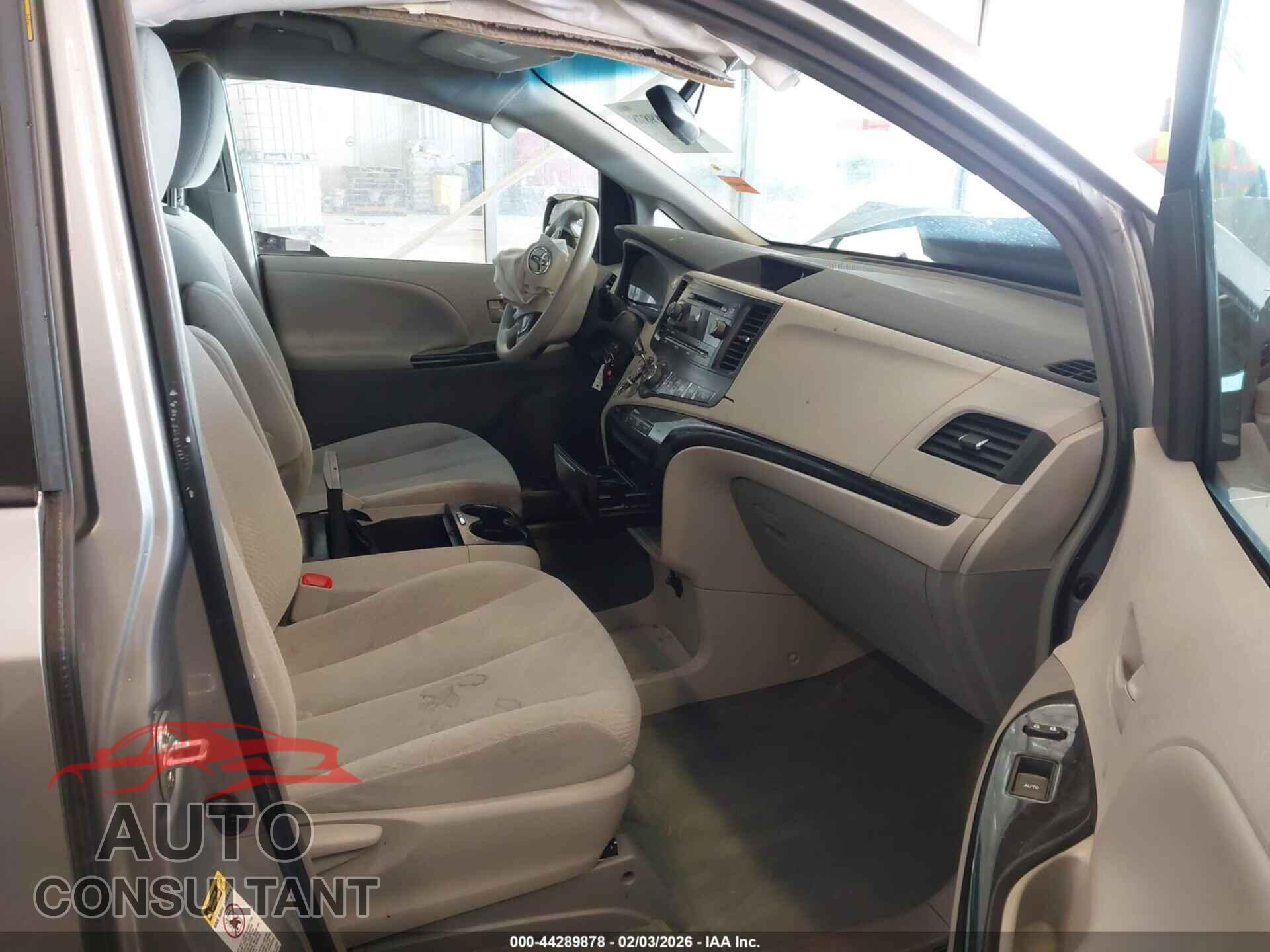 TOYOTA SIENNA 2014 - 5TDKK3DC5ES441152