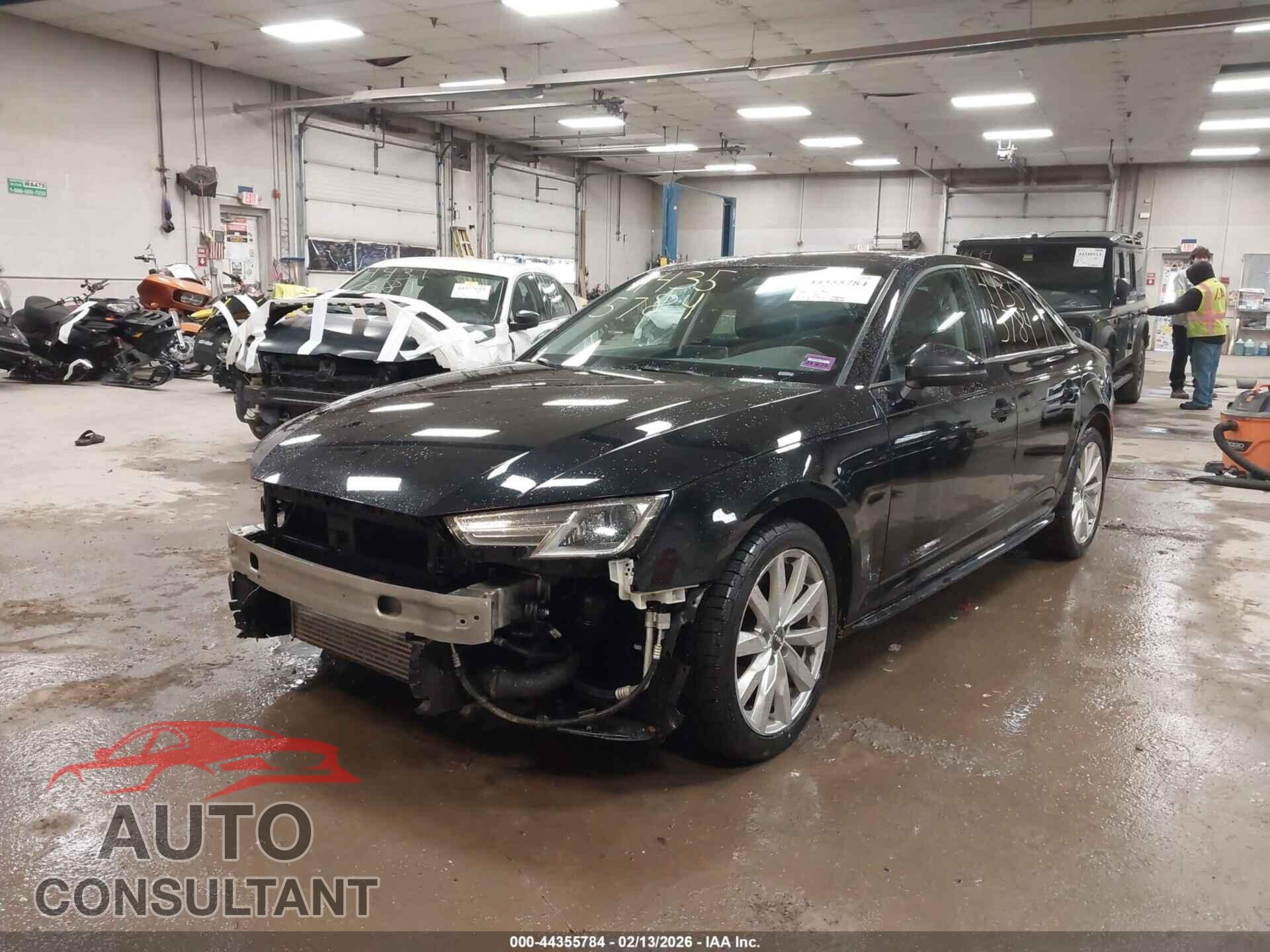 AUDI A4 2018 - WAUKMAF41JA224853