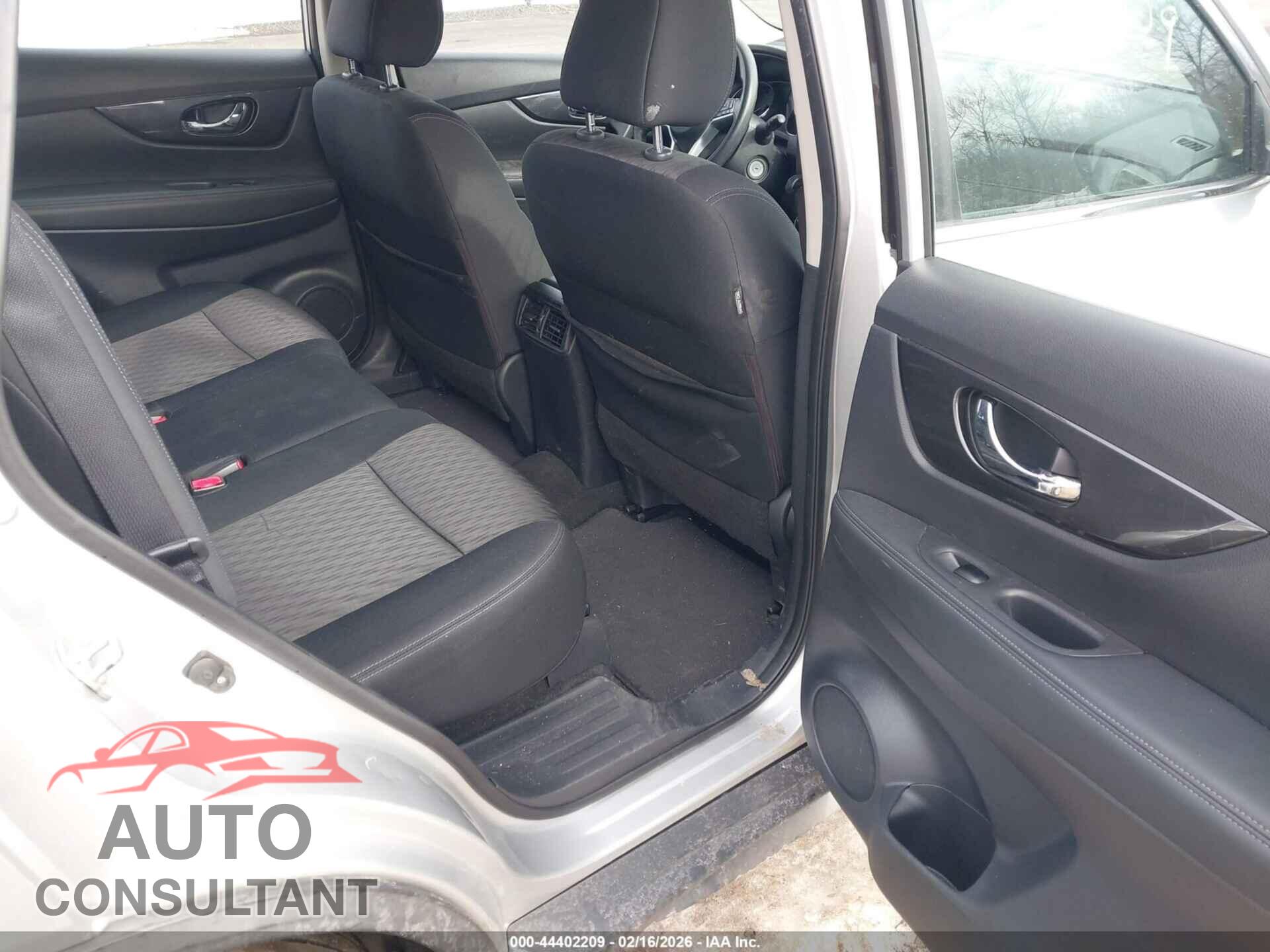 NISSAN ROGUE 2017 - KNMAT2MVXHP574427