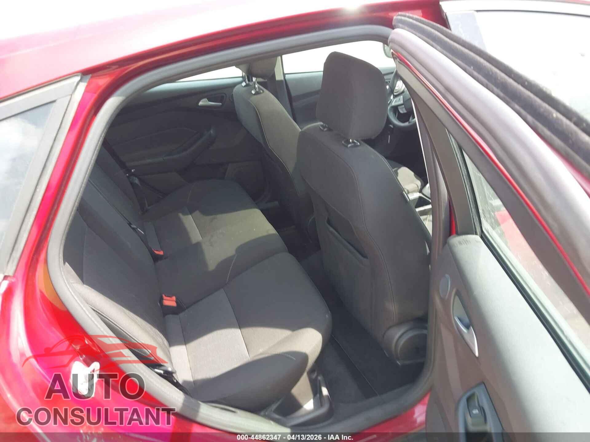 FORD FOCUS 2017 - 1FADP3M29HL261749