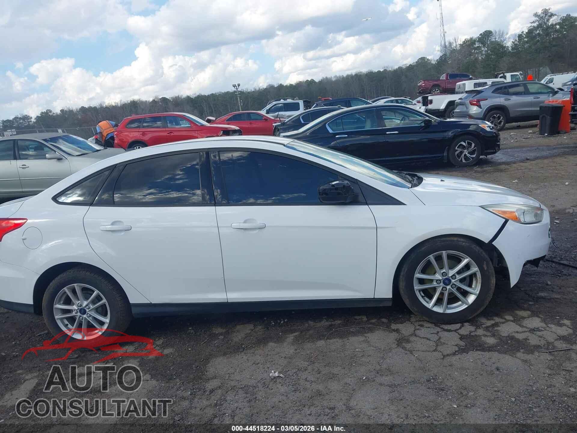 FORD FOCUS 2015 - 1FADP3F20FL243862