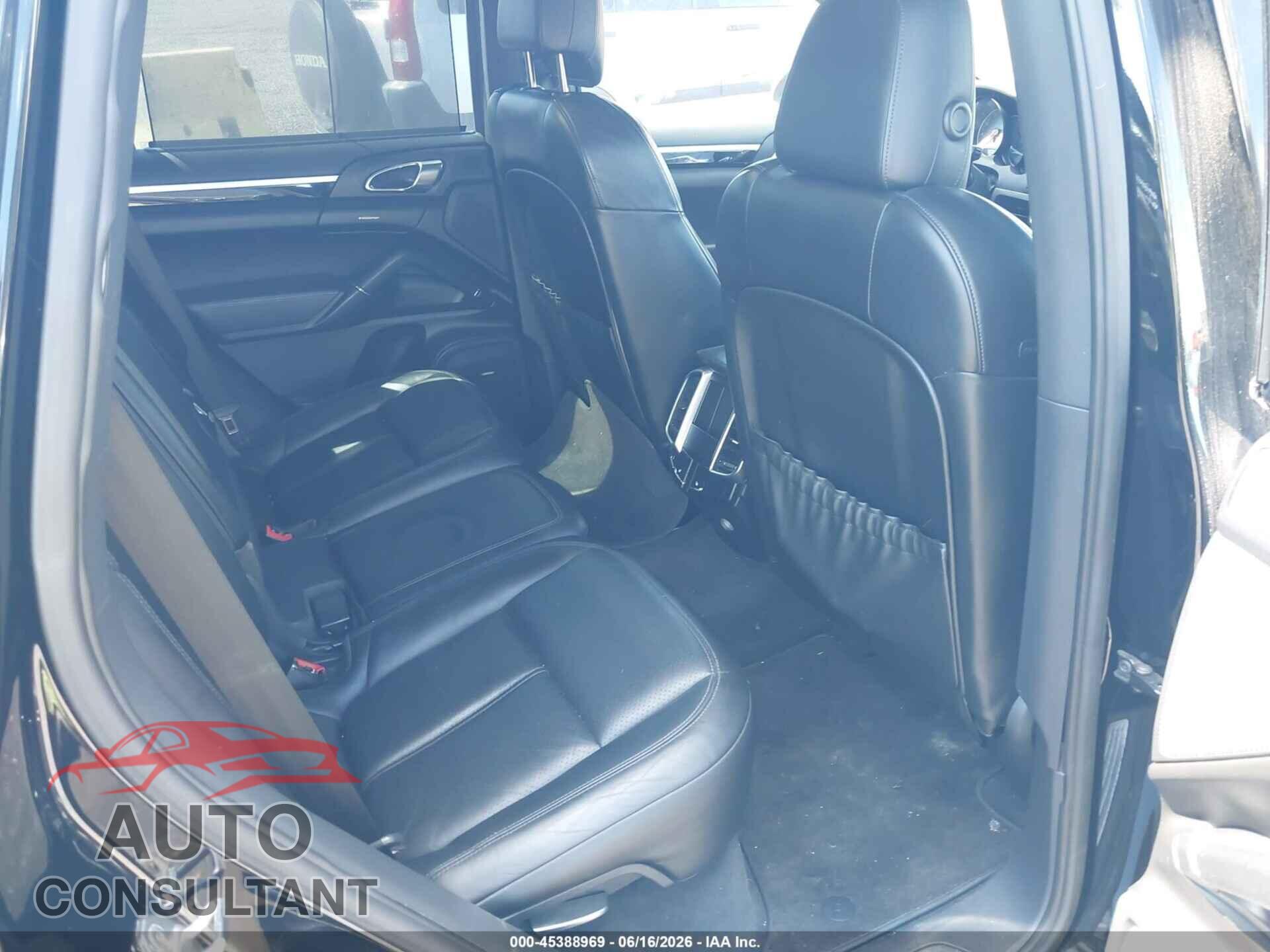 PORSCHE CAYENNE 2013 - WP1AB2A2XDLA80758
