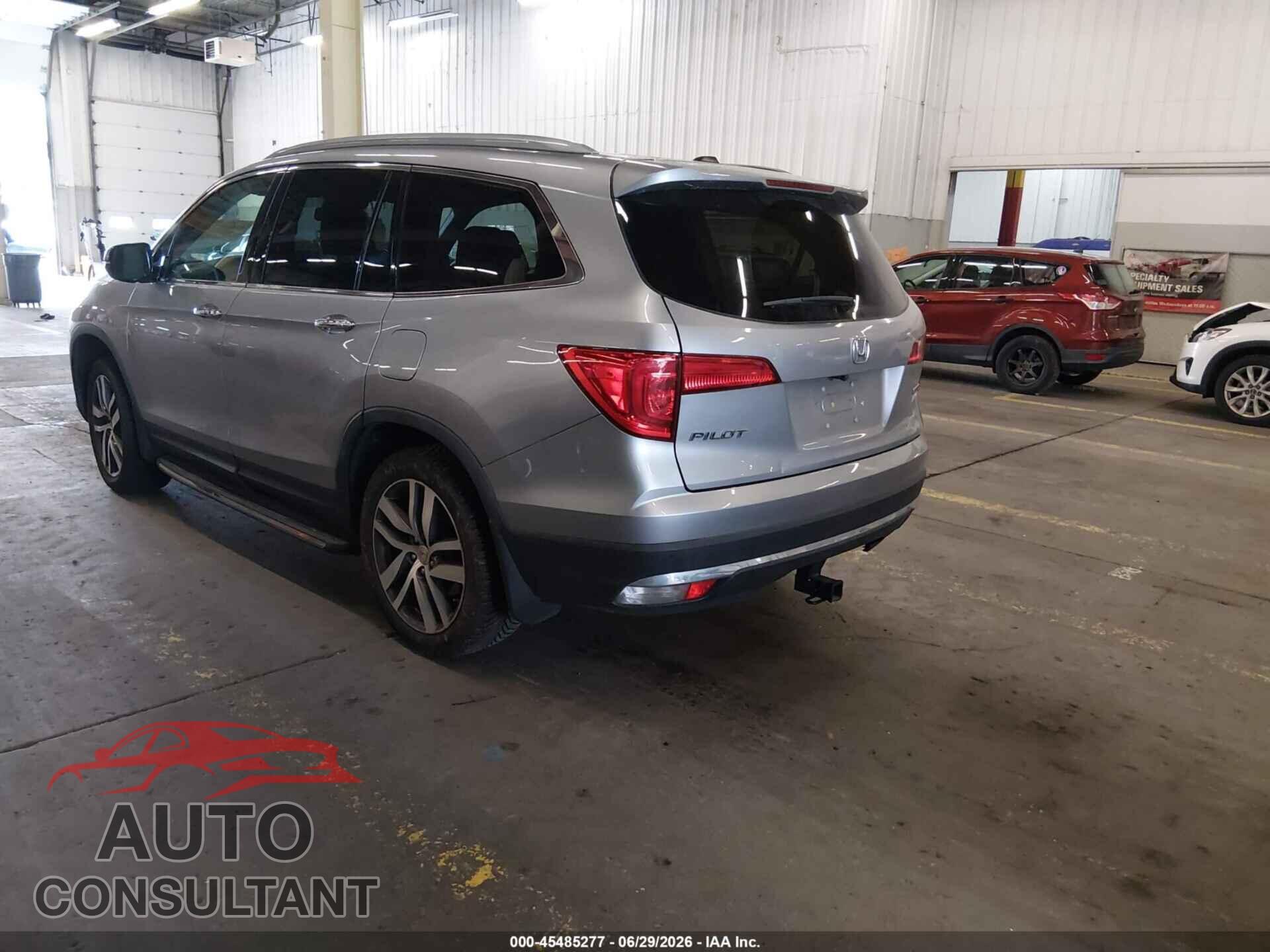 HONDA PILOT 2017 - 5FNYF6H93HB015726