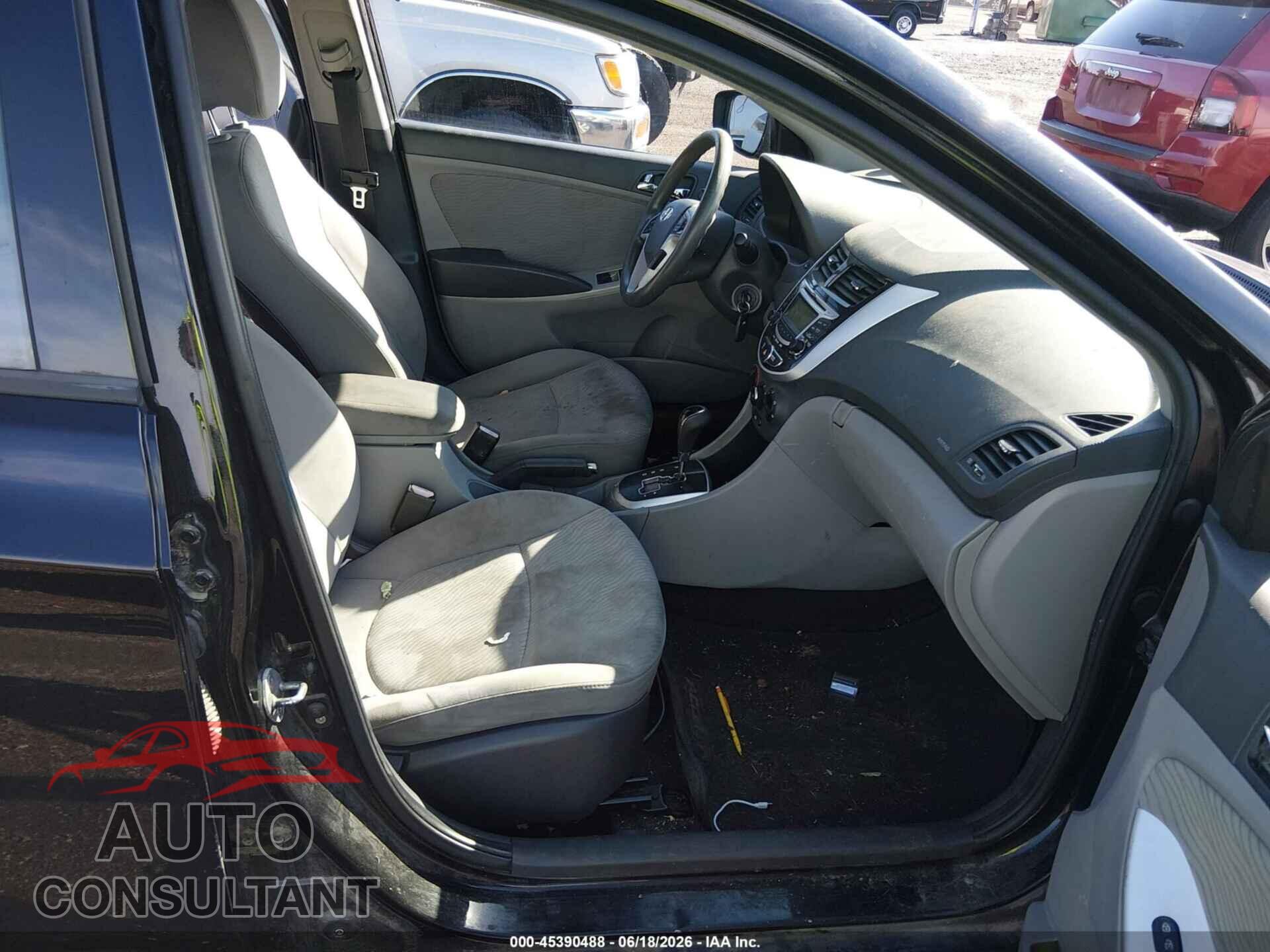 HYUNDAI ACCENT 2012 - KMHCU4AEXCU261728